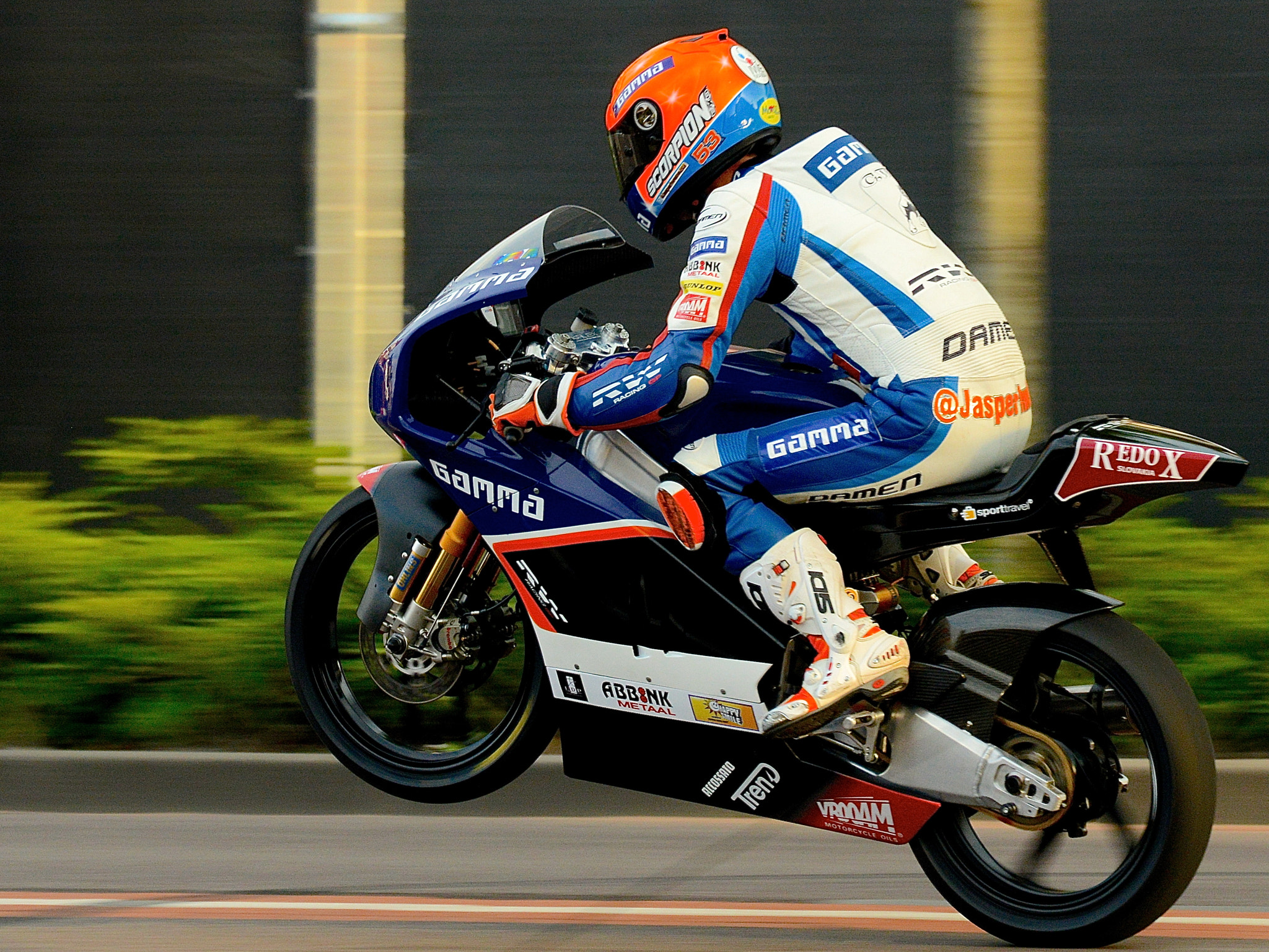 Sigma 50-500mm F4.5-6.3 DG OS HSM sample photo. Jasper iwema in full action photography