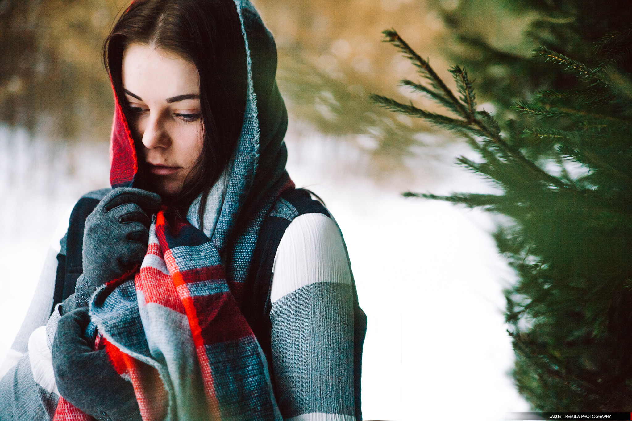 Canon EOS 5D sample photo. The girl with scarf photography