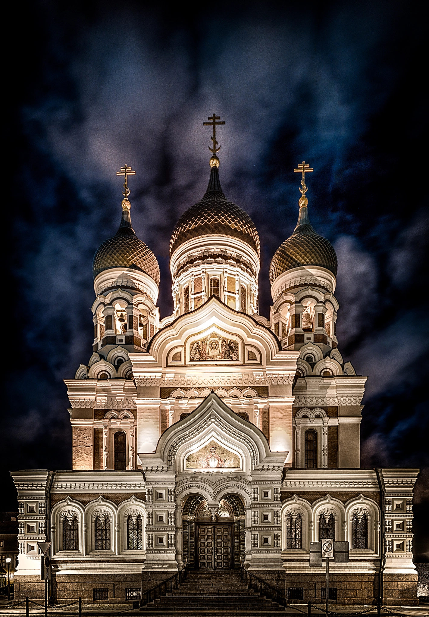 AF Zoom-Nikkor 28-85mm f/3.5-4.5 sample photo. Aleksander nevsky’s cathedral in tallinn photography