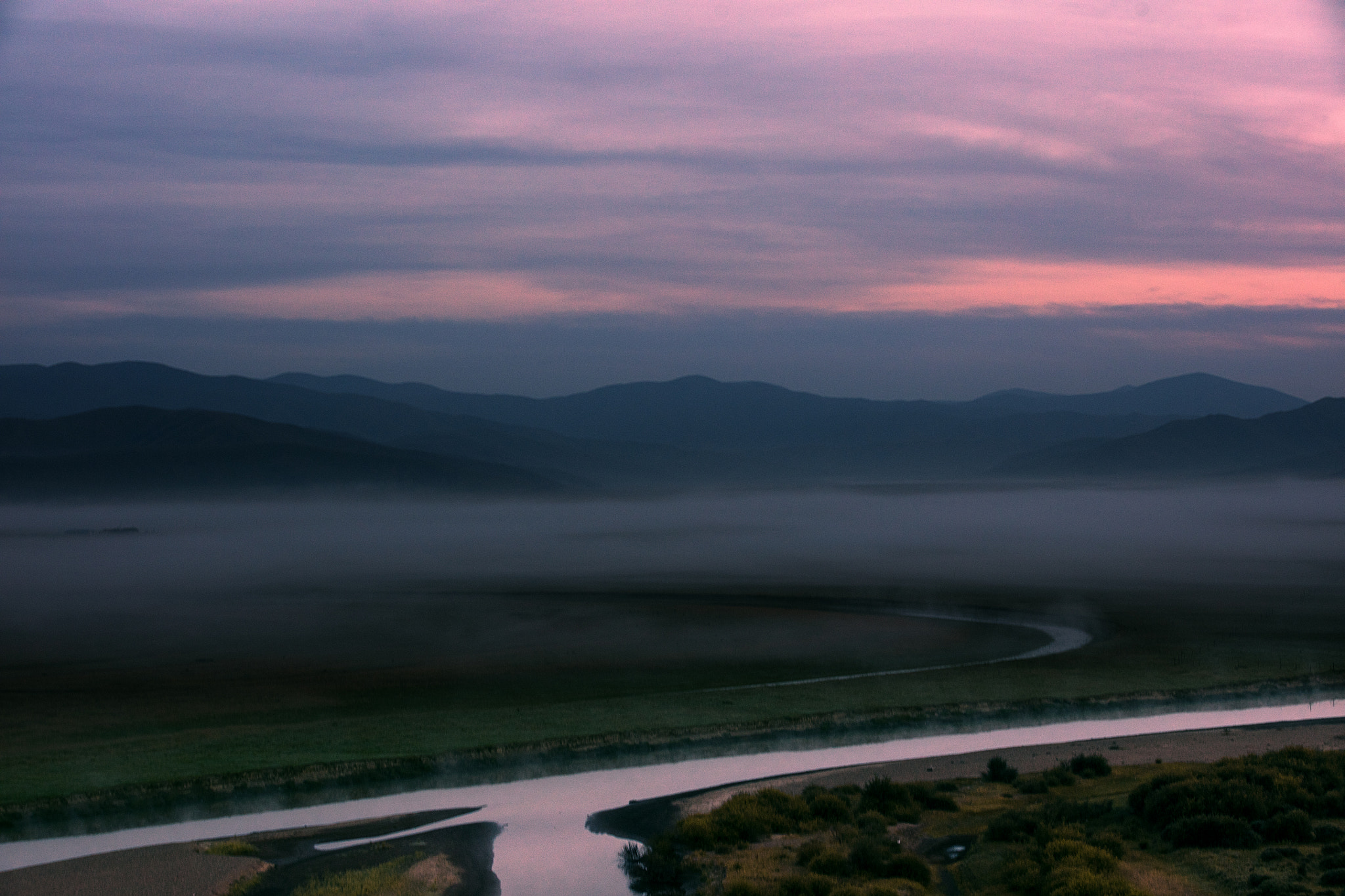 Canon EOS 5DS sample photo. Sunshine first rays of the morning sun photography