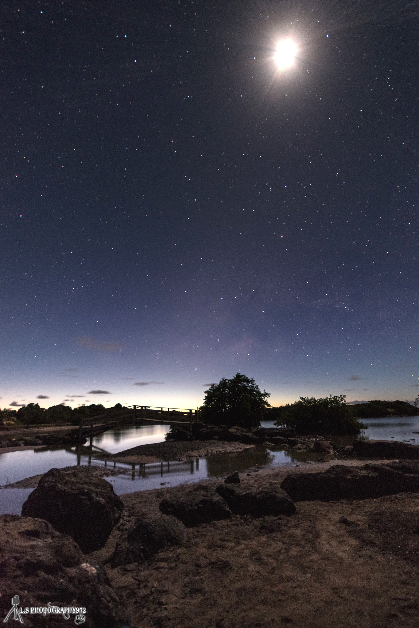Sigma 10-20mm F4-5.6 EX DC HSM sample photo. Sunrise milkyway moon photography
