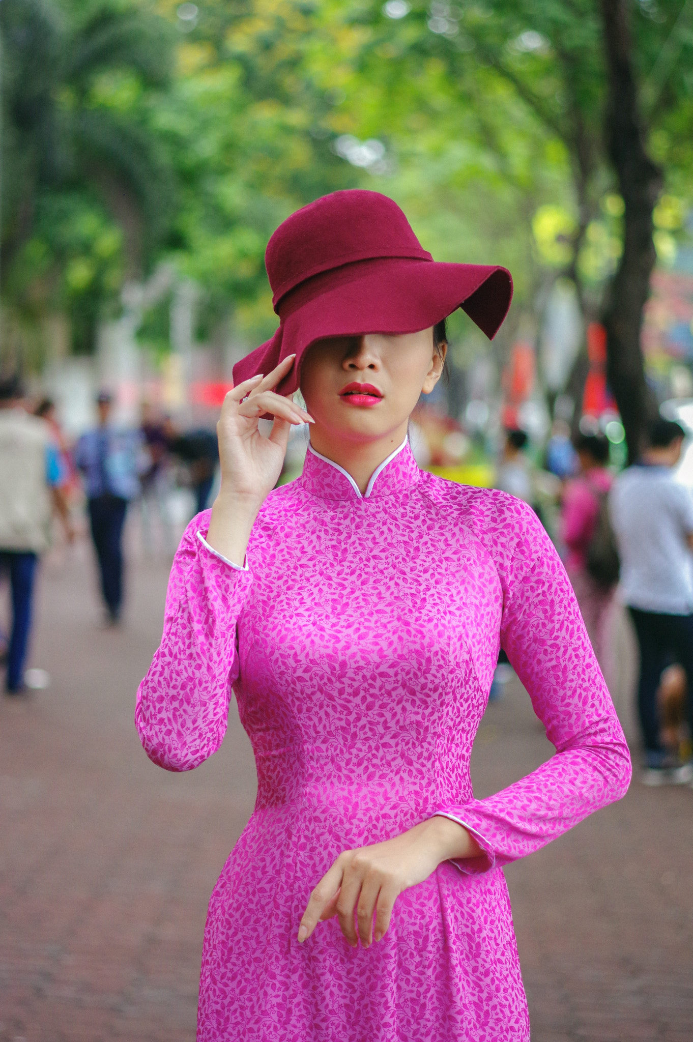 Pentax K-3 + HD Pentax DA 70mm F2.4 AL Limited sample photo. Saigon's lady photography