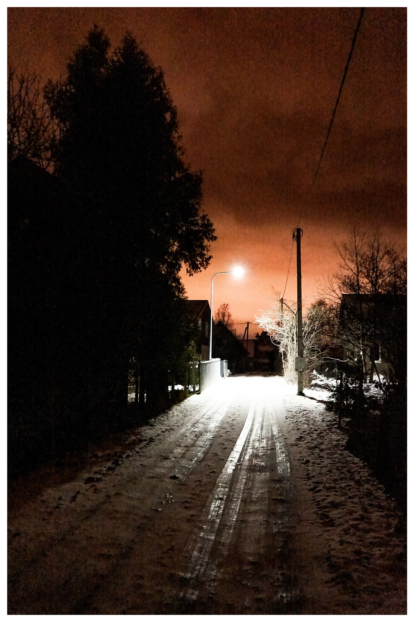 Sony Alpha NEX-7 + Sony E 20mm F2.8 sample photo. Winter road photography