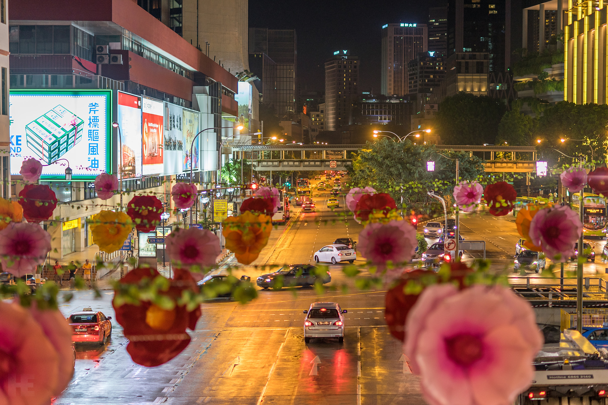 Sony Planar T* 85mm F1.4 ZA sample photo. Eu tong sen street photography