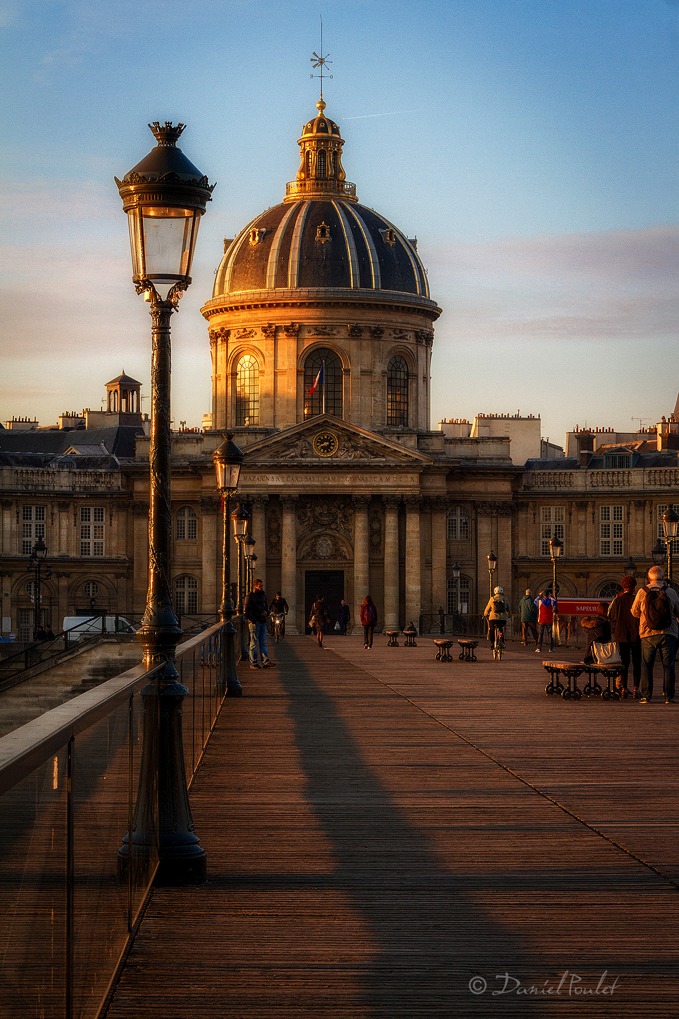 Canon EF-S 18-55mm F3.5-5.6 II sample photo. Sunrise sur le pont des arts à paris photography