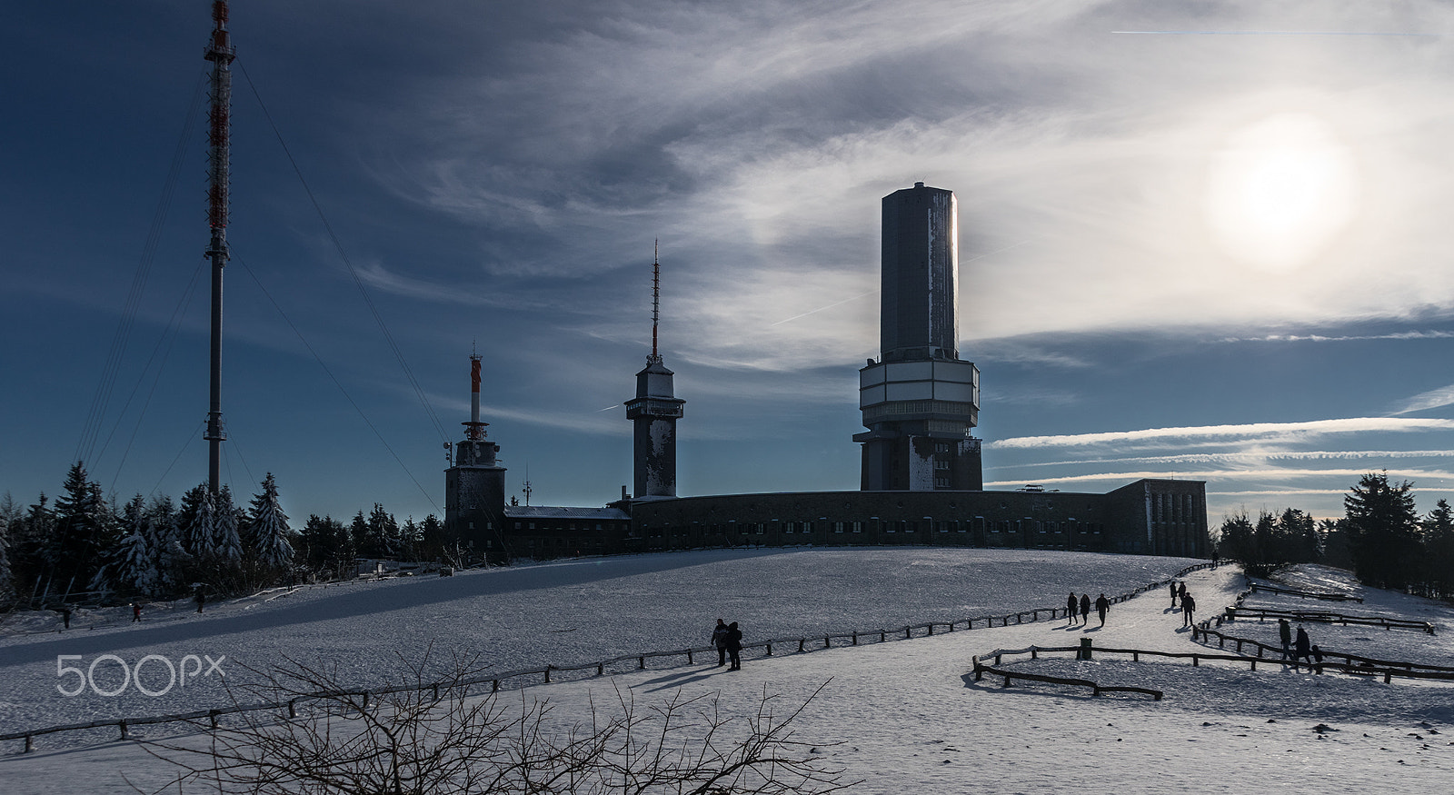 Sony ILCA-77M2 + Tamron AF 28-105mm F4-5.6 [IF] sample photo. Winter's bitter cold sun photography