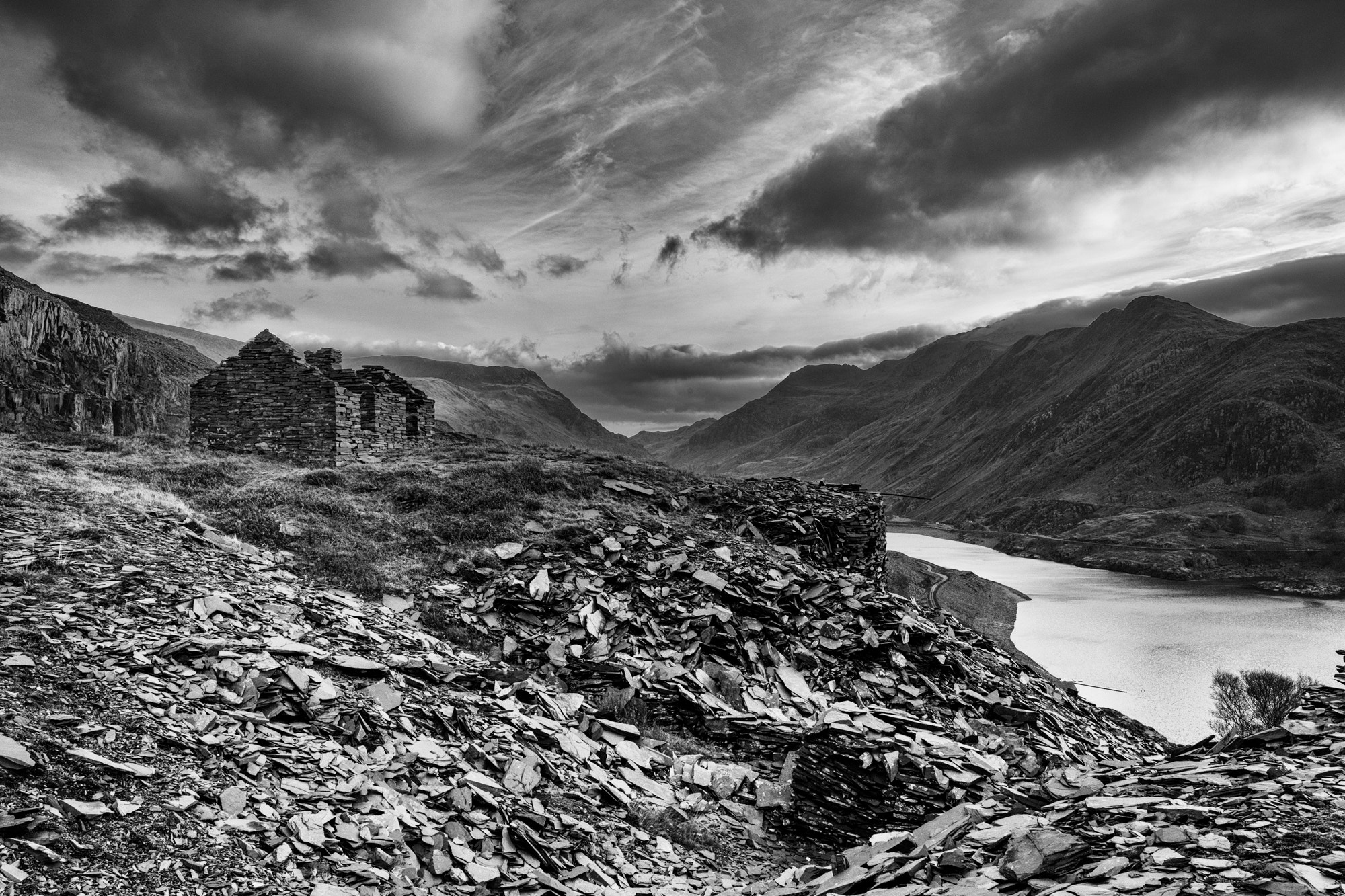 Fujifilm X-T2 + Fujifilm XF 14mm F2.8 R sample photo. Dinorwig and llyn peris photography