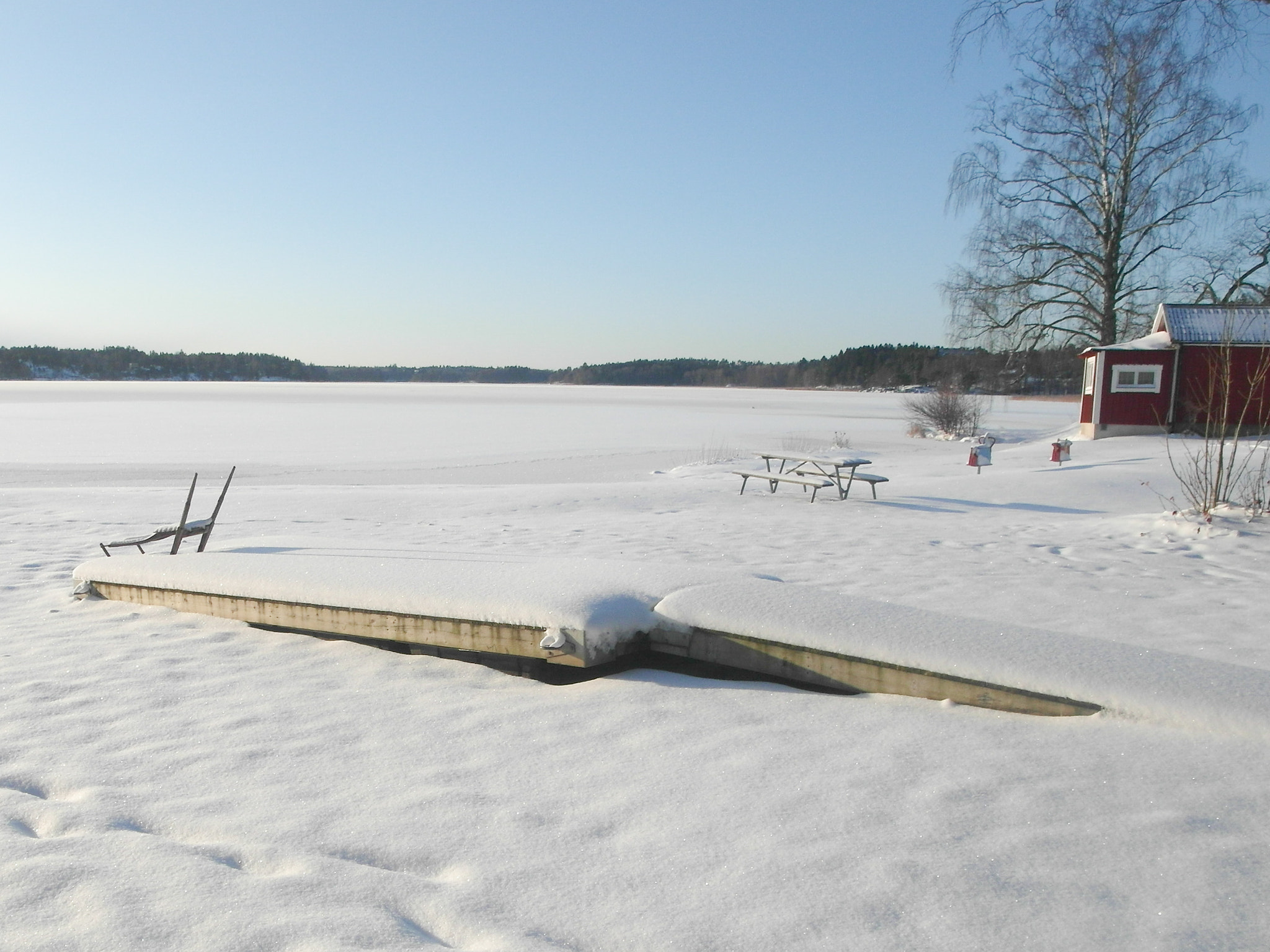 Samsung EX1 sample photo. Bathing in winter rest photography
