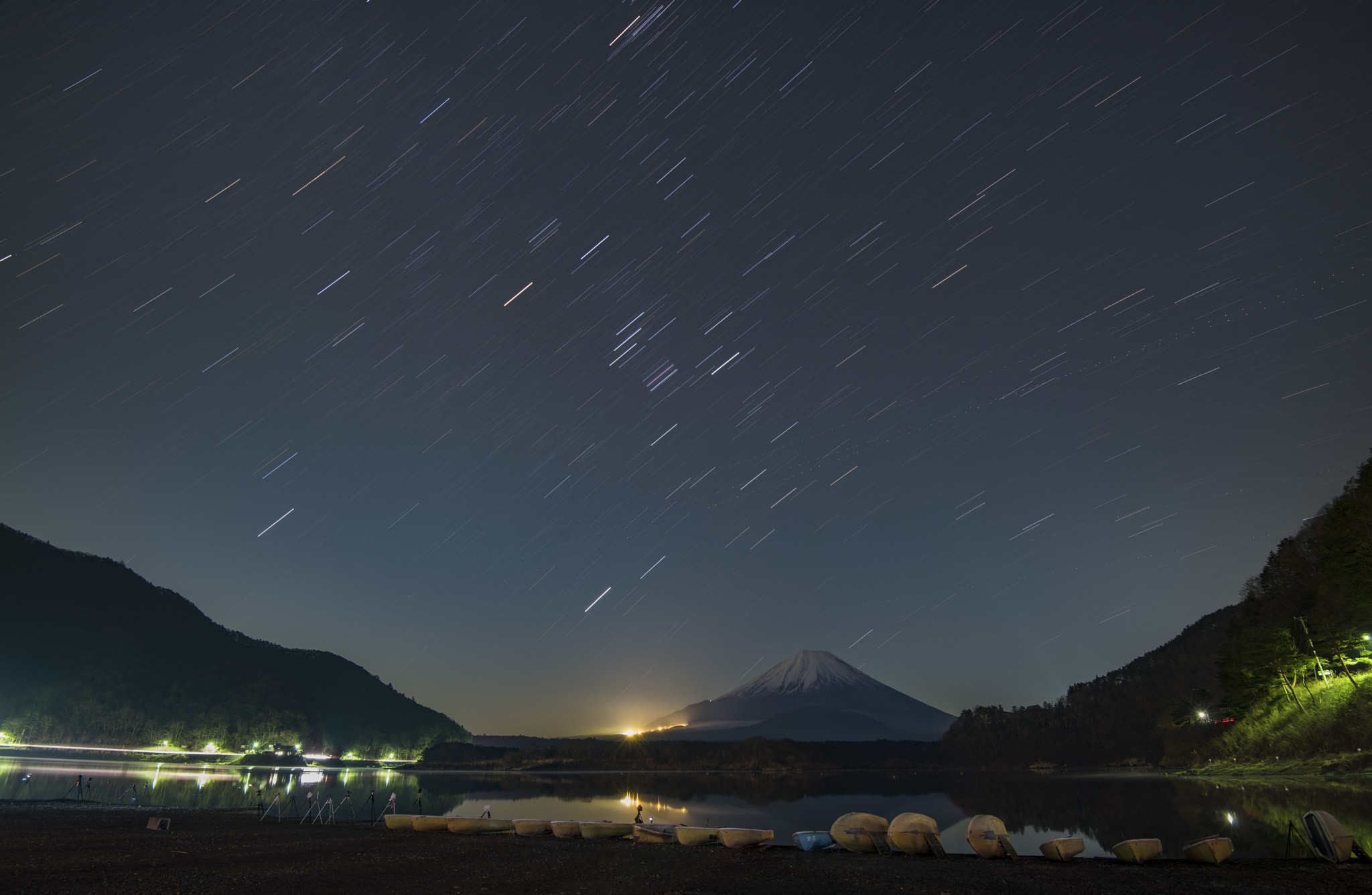 Nikon D810A + Nikon AF-S Nikkor 16-35mm F4G ED VR sample photo. Winter constellation and mt. fuji photography