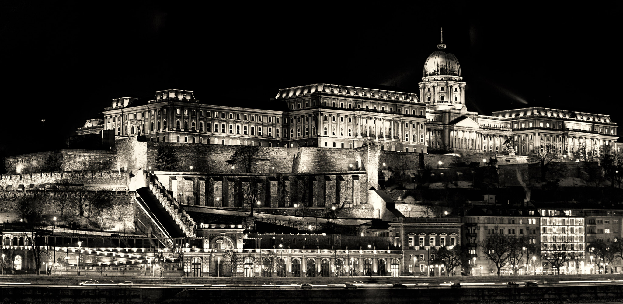 Canon EF 100-300mm F4.5-5.6 USM sample photo. Buda castle photography