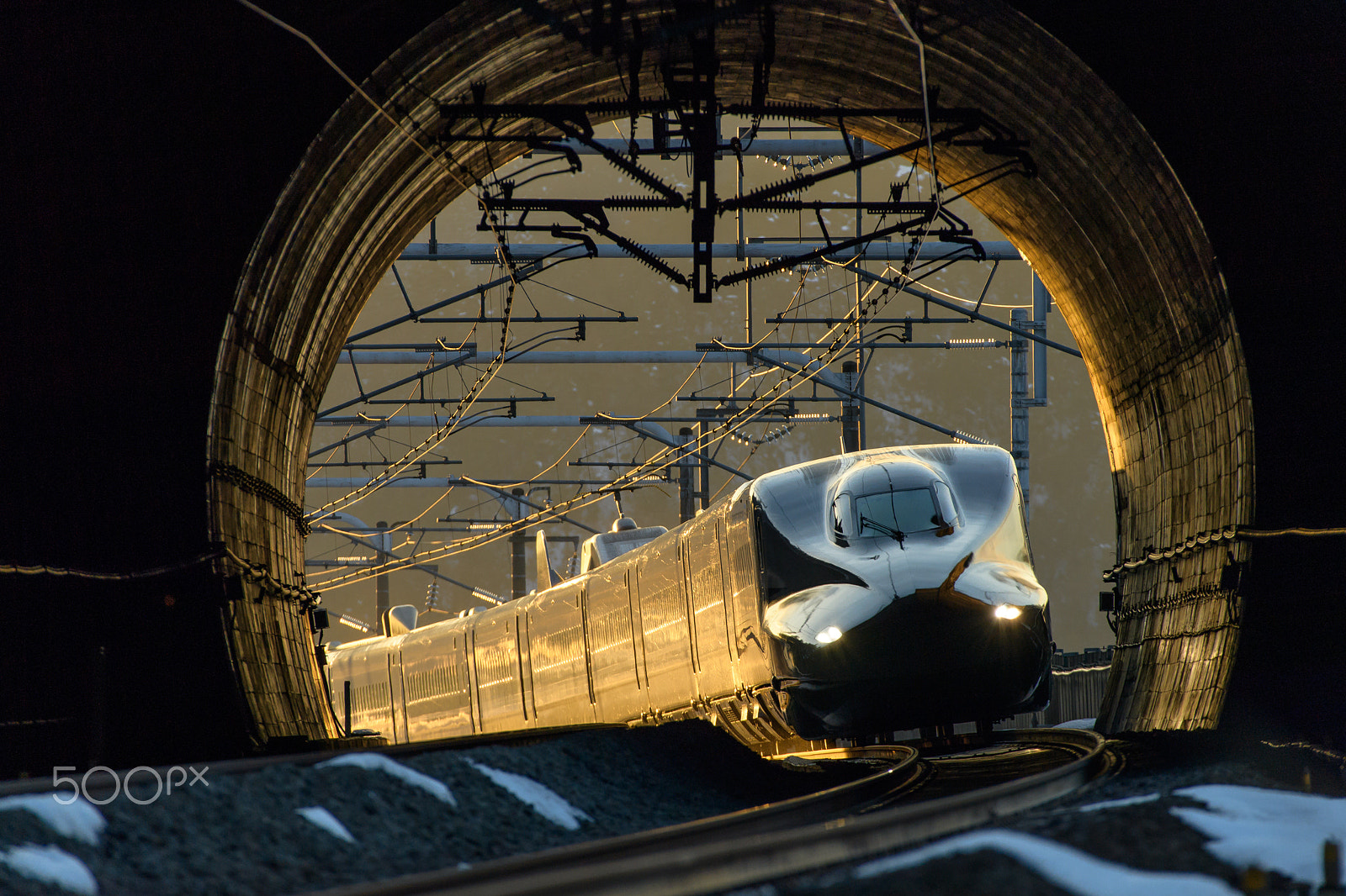 Nikon AF-S Nikkor 200-500mm F5.6E ED VR sample photo. Shining train photography