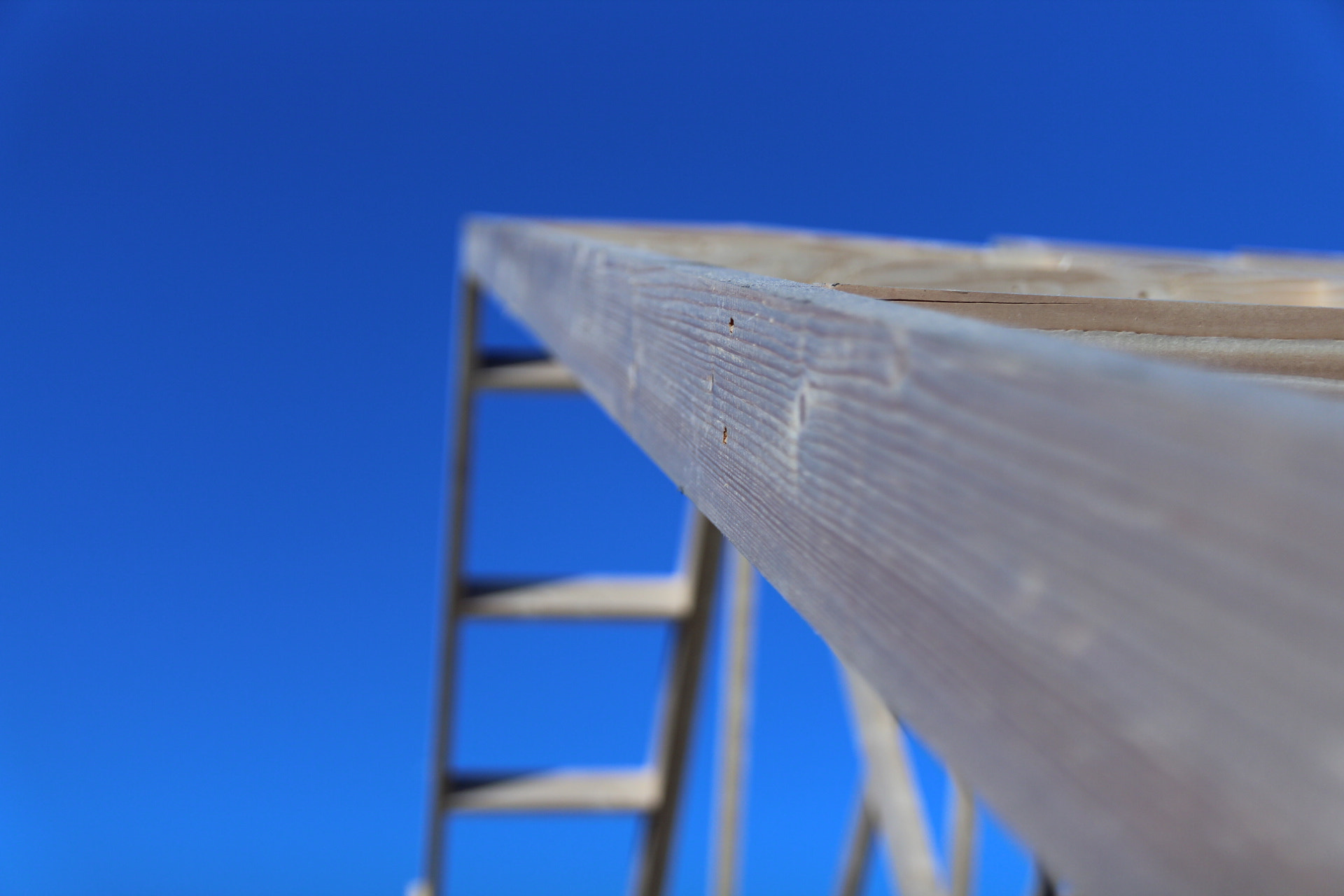 Canon EF-S 17-55mm F2.8 IS USM sample photo. Roof to the sky photography
