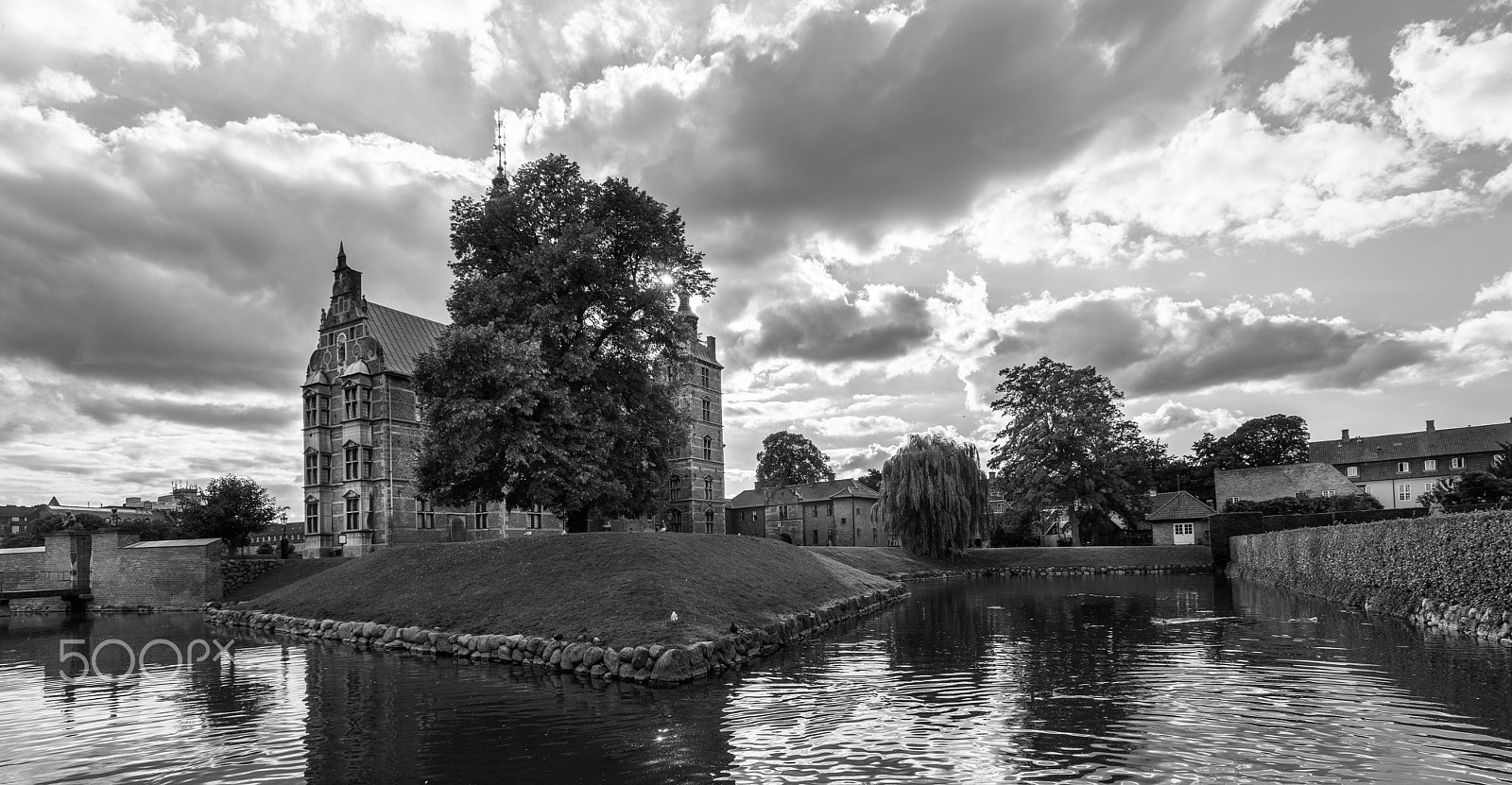 Nikon AF-S Nikkor 17-35mm F2.8D ED-IF sample photo. Castle photography