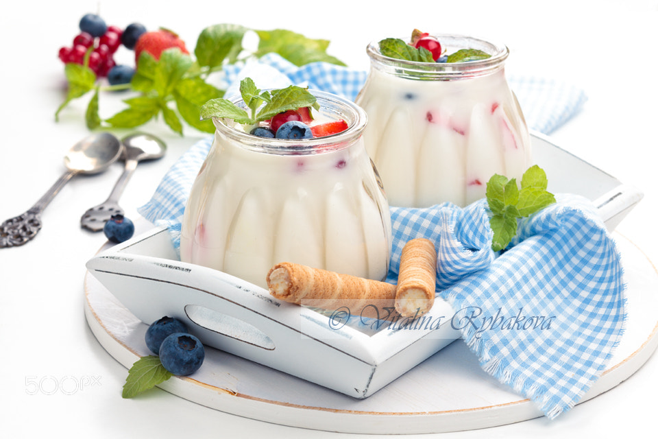 Canon TS-E 90mm F2.8 Tilt-Shift sample photo. Yogurt with berries. photography