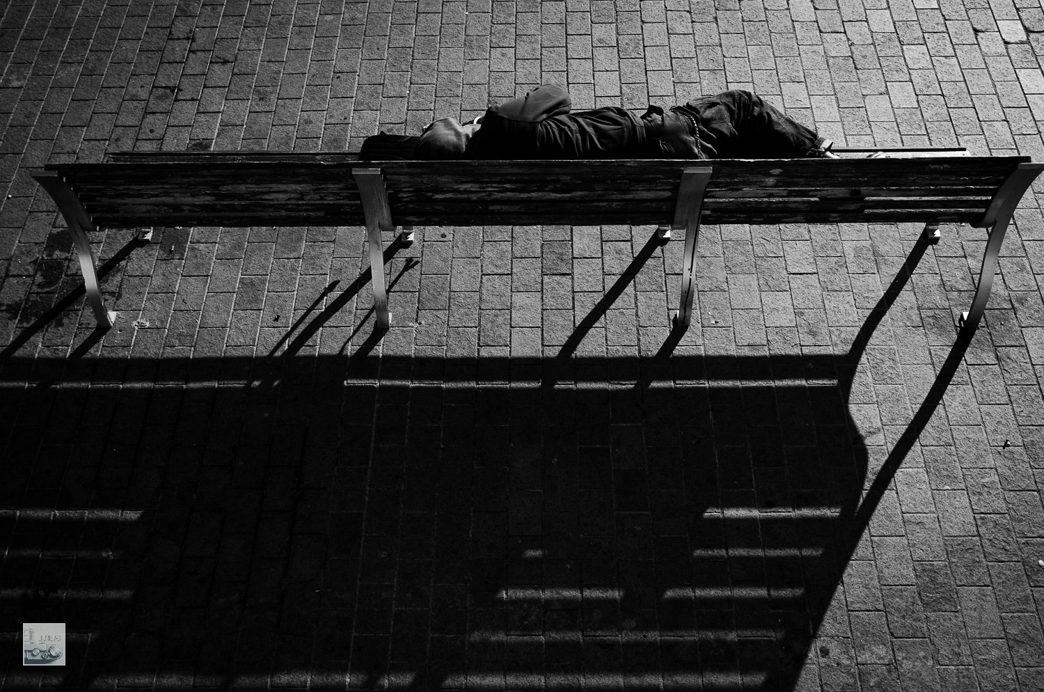 AF Nikkor 24mm f/2.8 sample photo. Walking bilbao photography