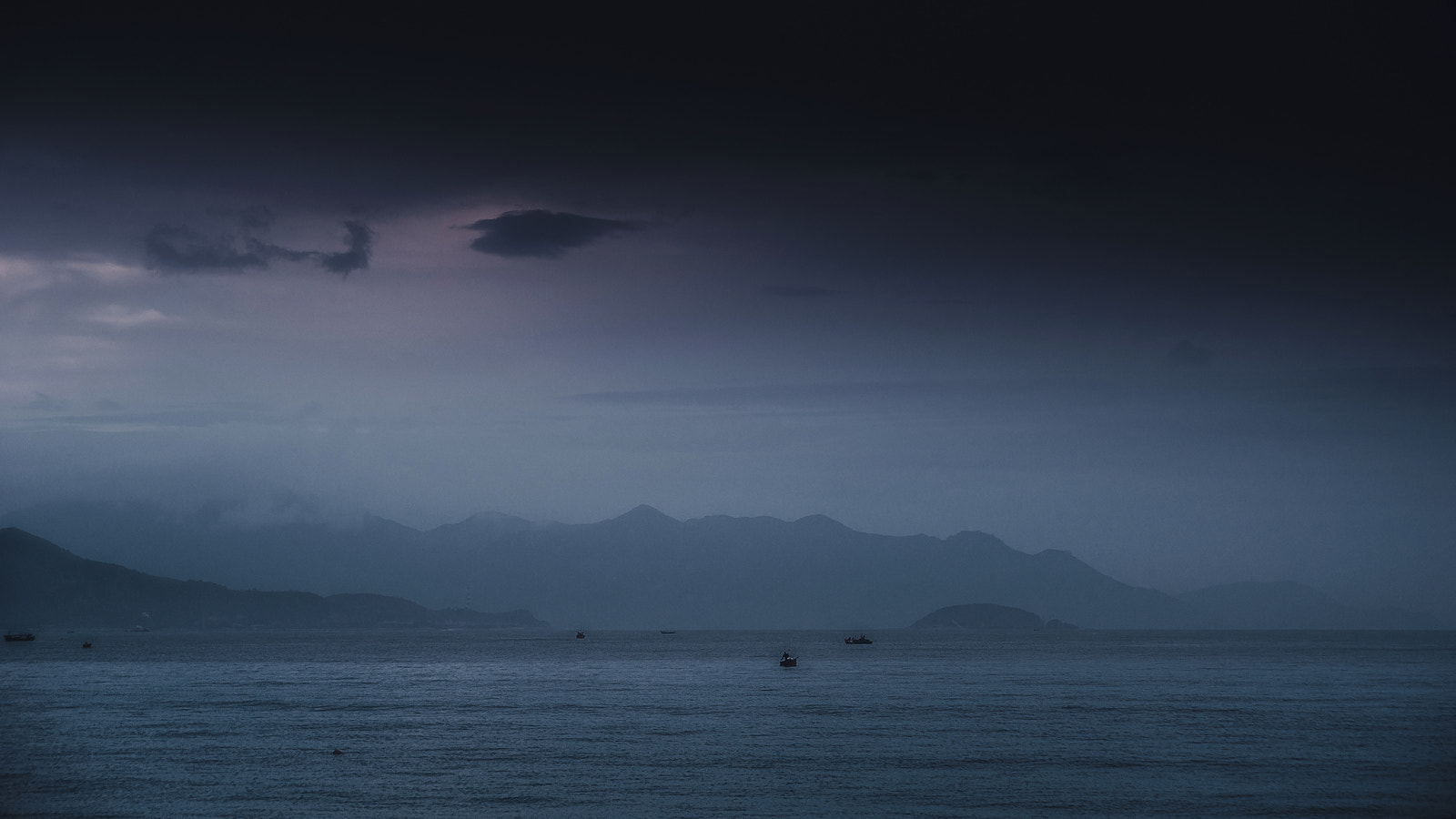 AF Zoom-Nikkor 28-105mm f/3.5-4.5D IF sample photo. *** photography