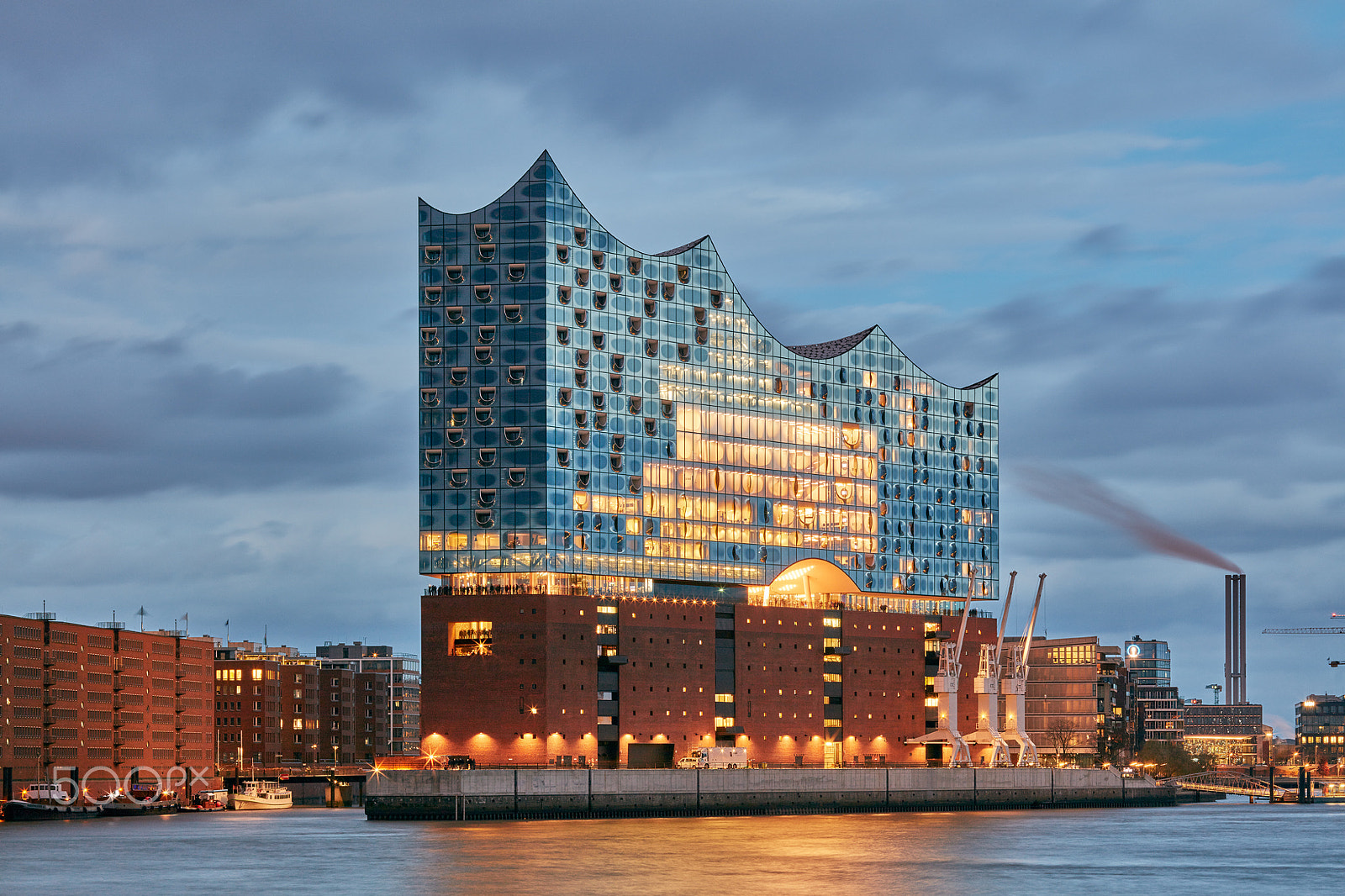 Canon TS-E 90mm F2.8 Tilt-Shift sample photo. Elbphilharmonie photography