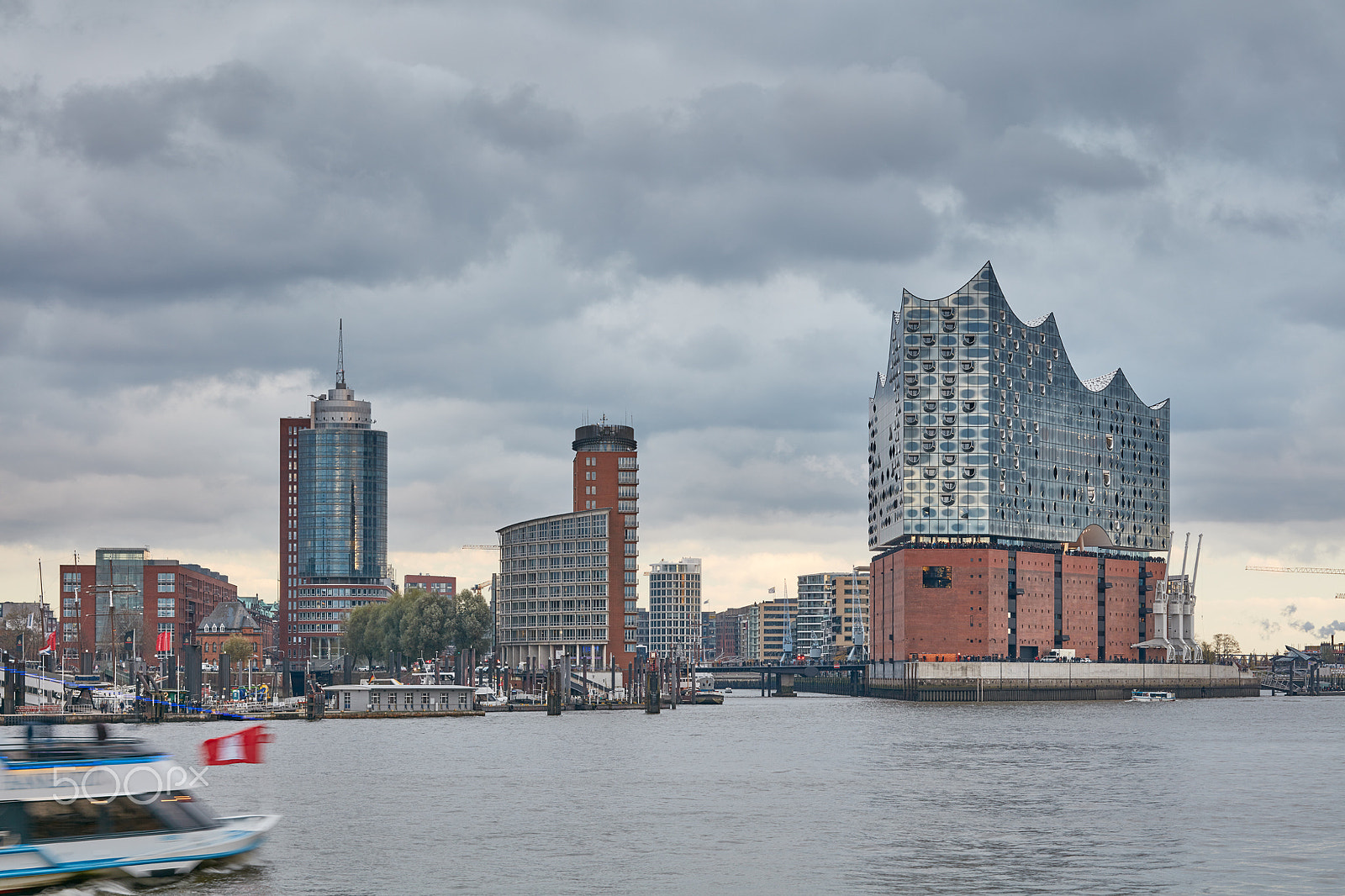 Canon TS-E 90mm F2.8 Tilt-Shift sample photo. Elbphilharmonie photography