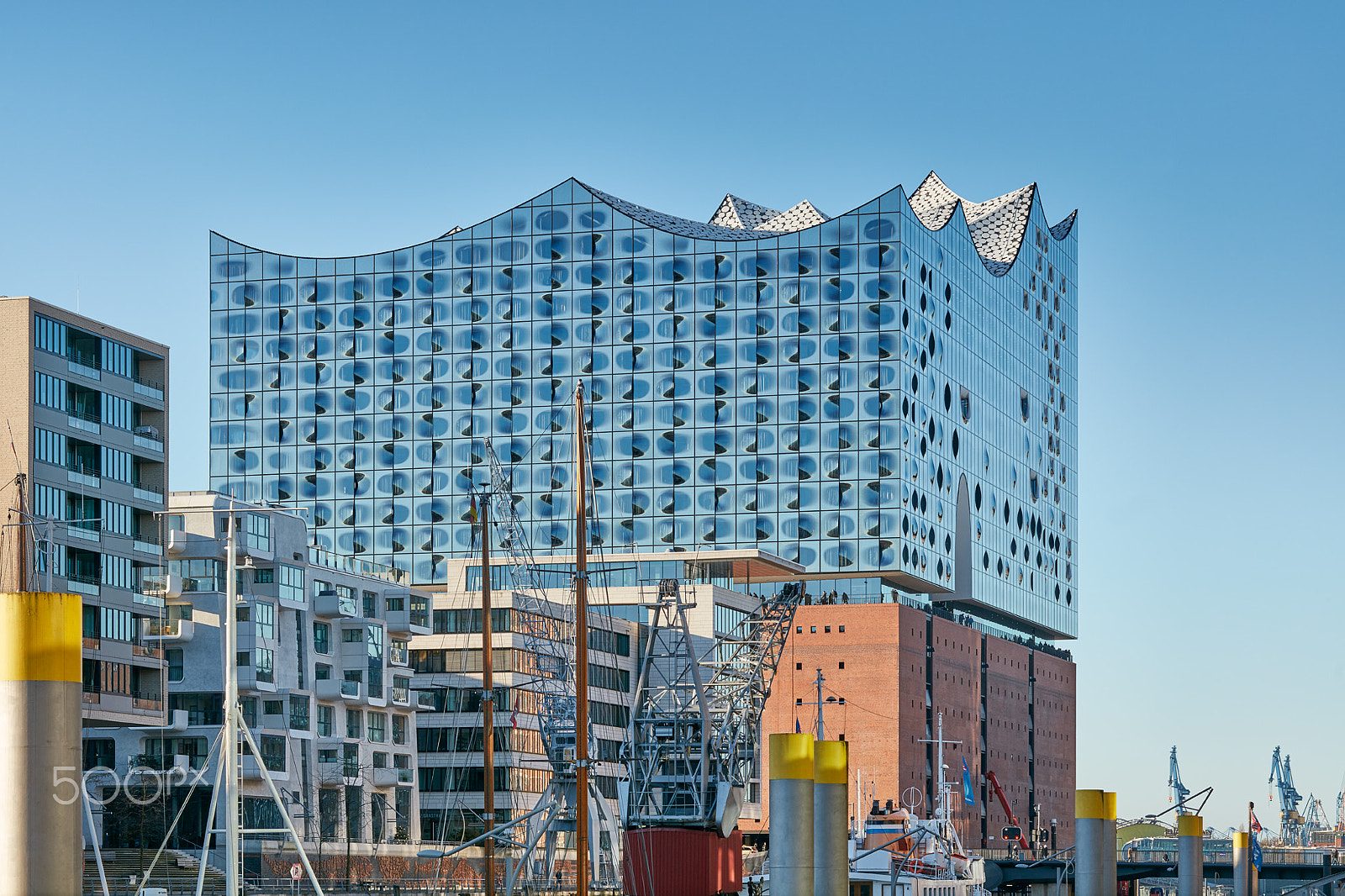 Canon TS-E 90mm F2.8 Tilt-Shift sample photo. Elbphilharmonie photography