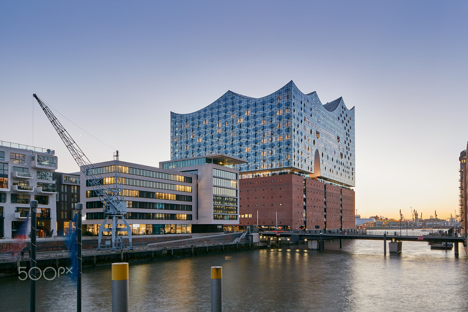 Canon TS-E 24mm F3.5L II Tilt-Shift sample photo. Elbphilharmonie photography