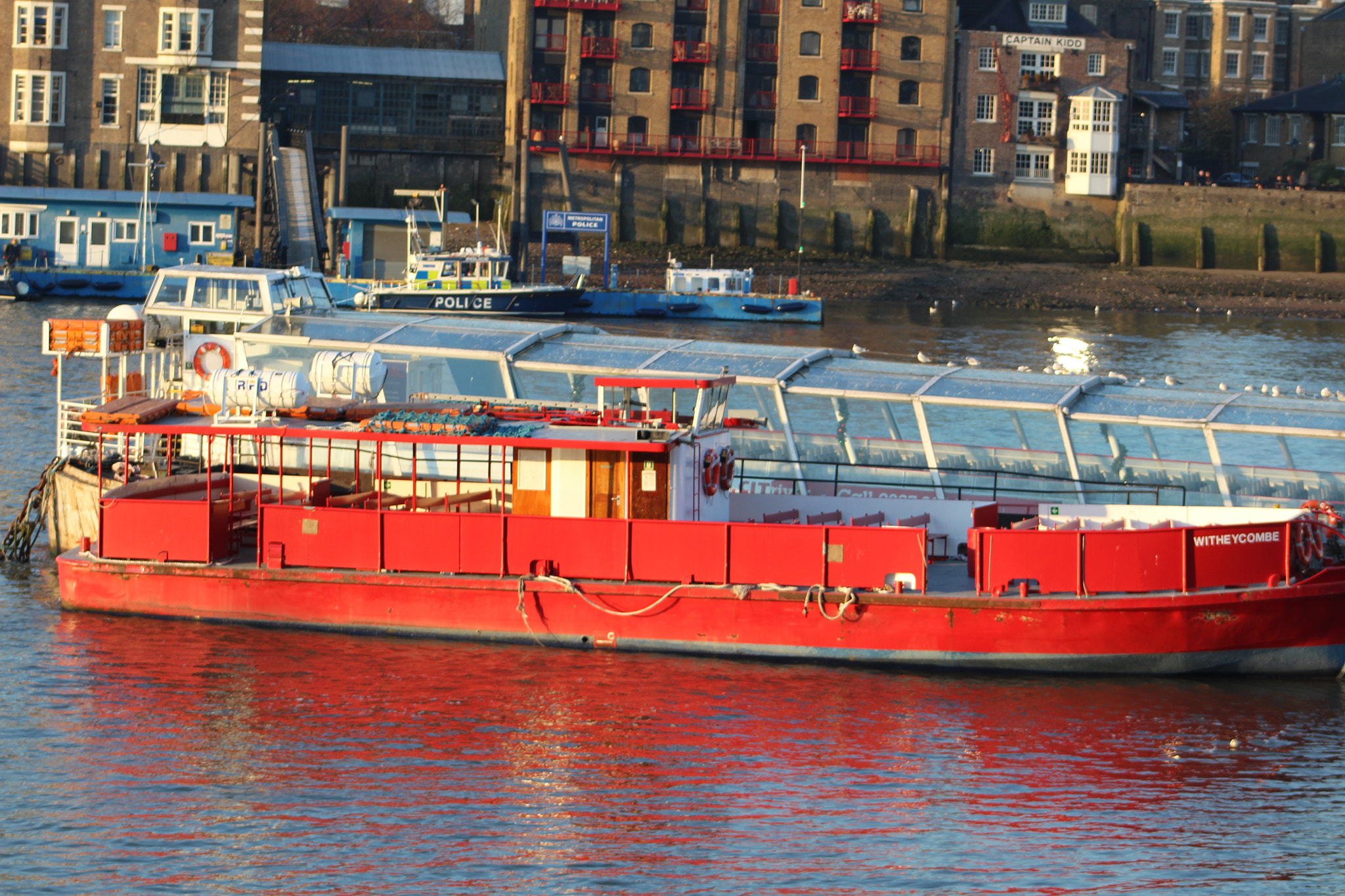 Canon EF 75-300mm f/4-5.6 USM sample photo. Abandoned boat on the thames. photography