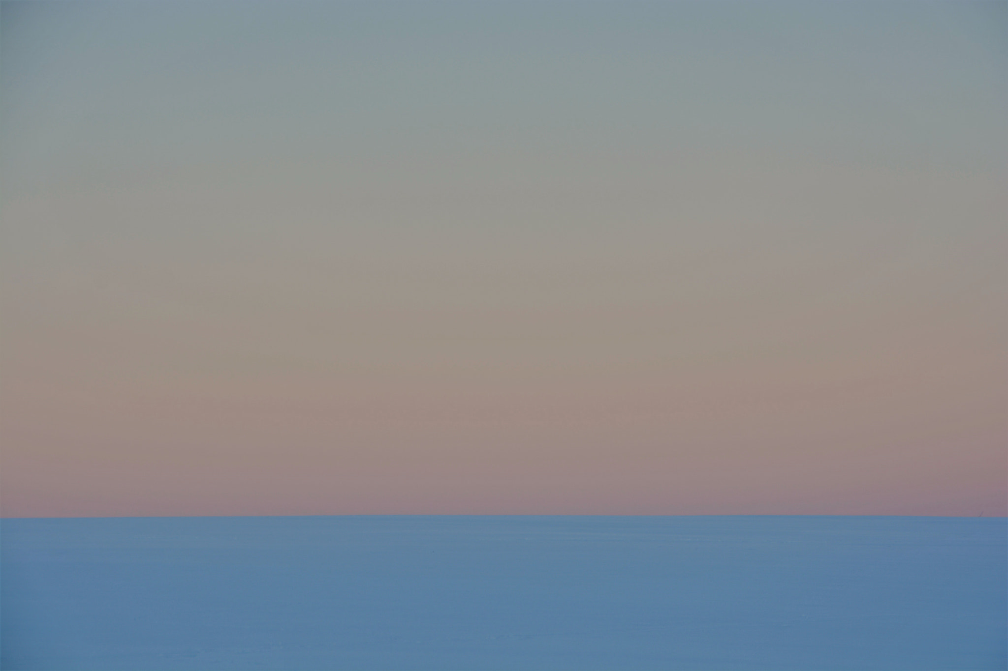 Sigma 18-250mm F3.5-6.3 DC OS HSM sample photo. Snow, horizon and sky / somewhere in nowhere photography