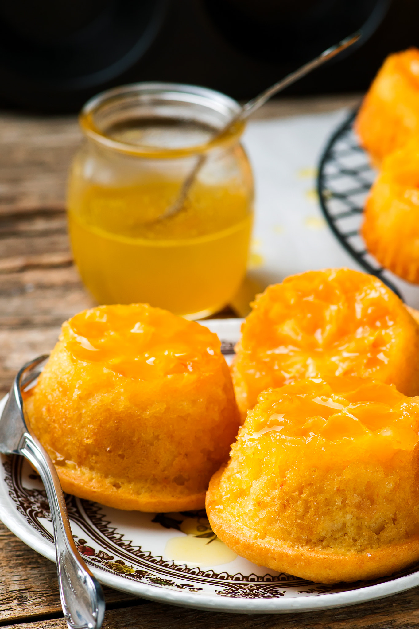 Nikon AF-S Micro-Nikkor 105mm F2.8G IF-ED VR sample photo. Clementine upside down cakes photography