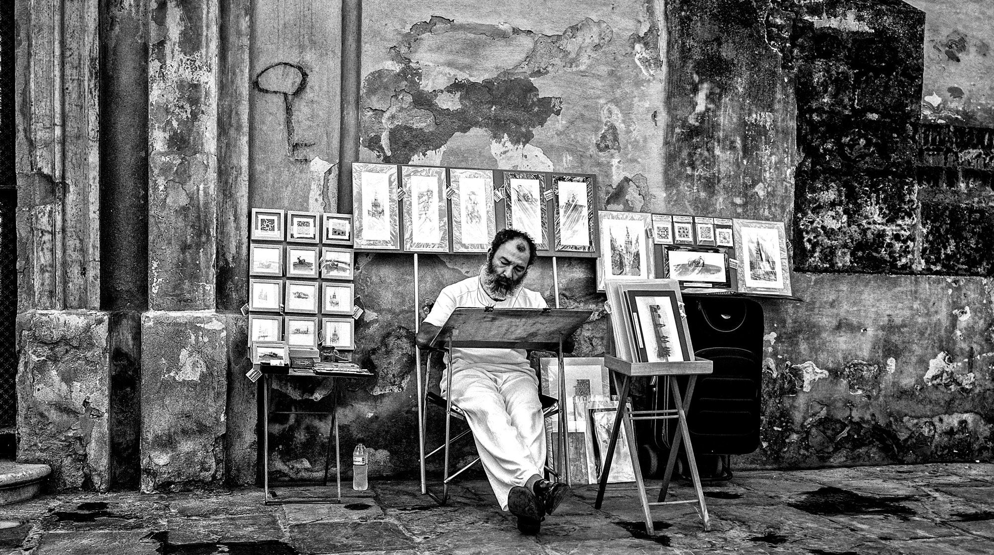 Leica Elmar-M 24mm F3.8 ASPH sample photo. Artist in madrid photography