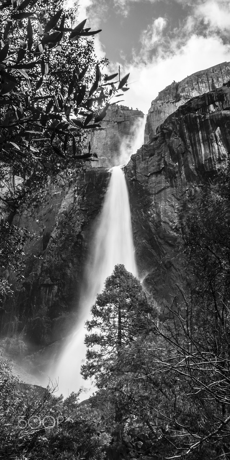 Pentax K-5 II sample photo. Yosemite falls in b&w photography