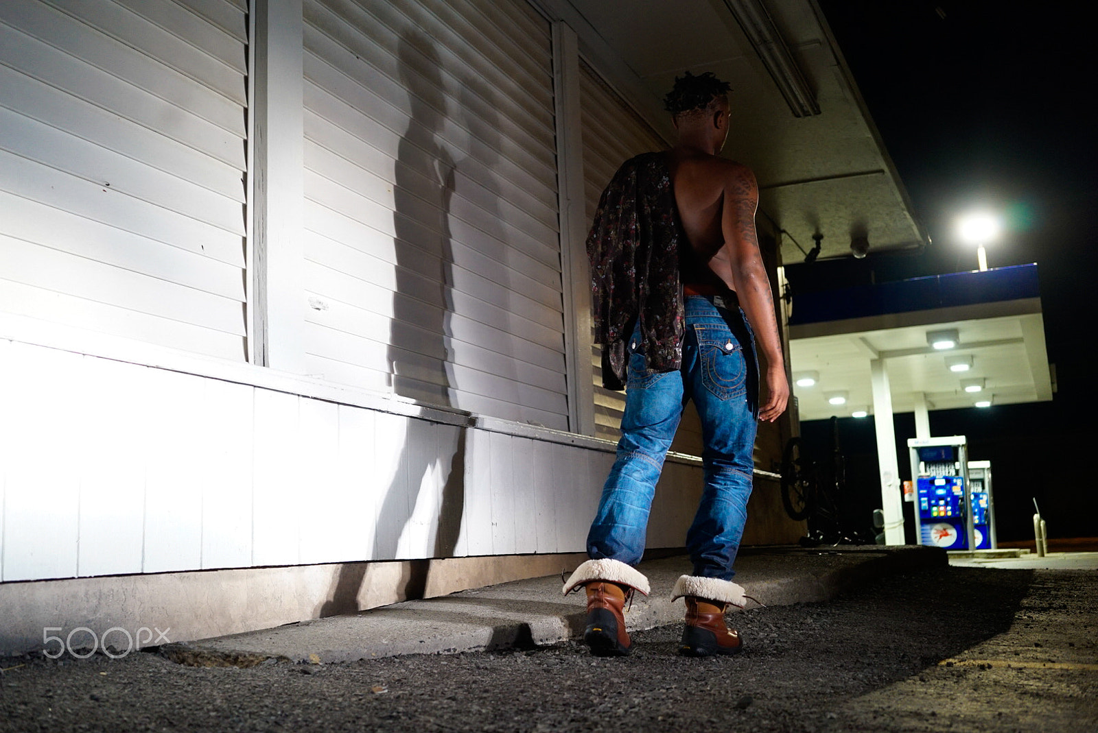 Sony a7S + Sony Sonnar T* FE 35mm F2.8 ZA sample photo. No shirt photography