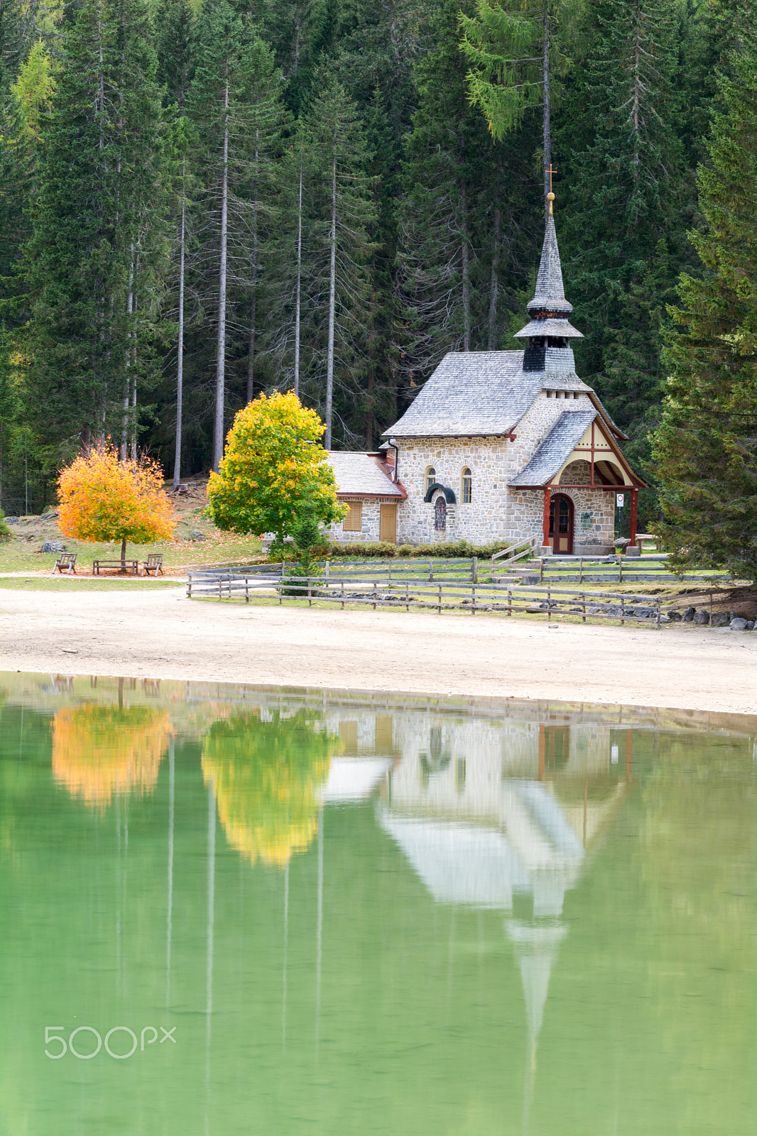 Sigma 70-200mm F2.8 EX DG Macro HSM II sample photo. Autumn in lago di braies photography