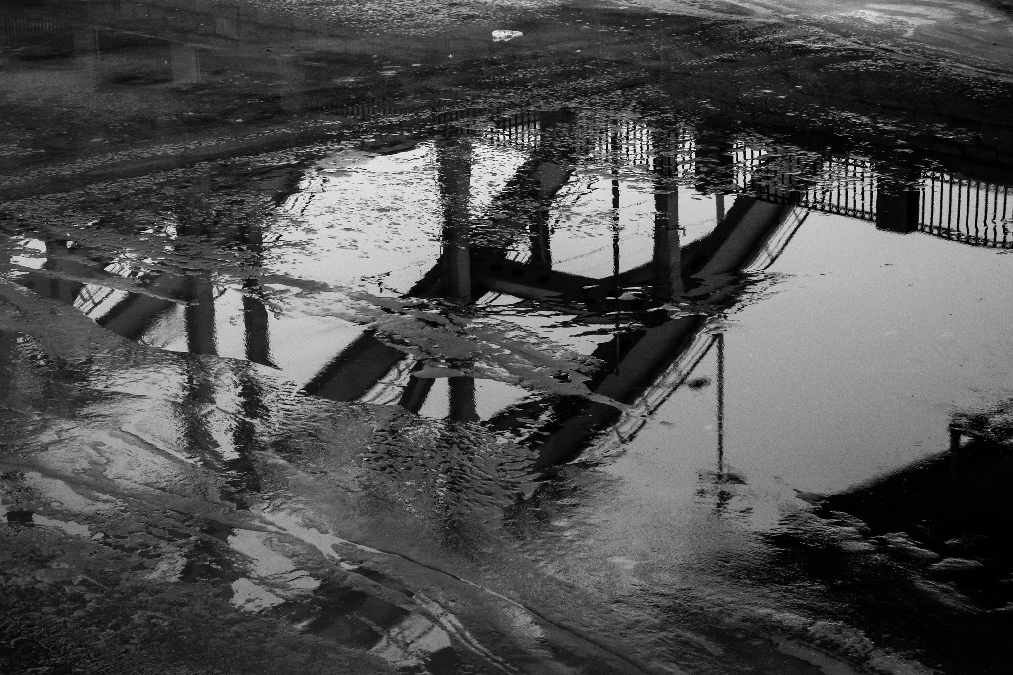 Nikon AF-S DX Micro Nikkor 40mm F2.8 sample photo. Railroad bridge photography