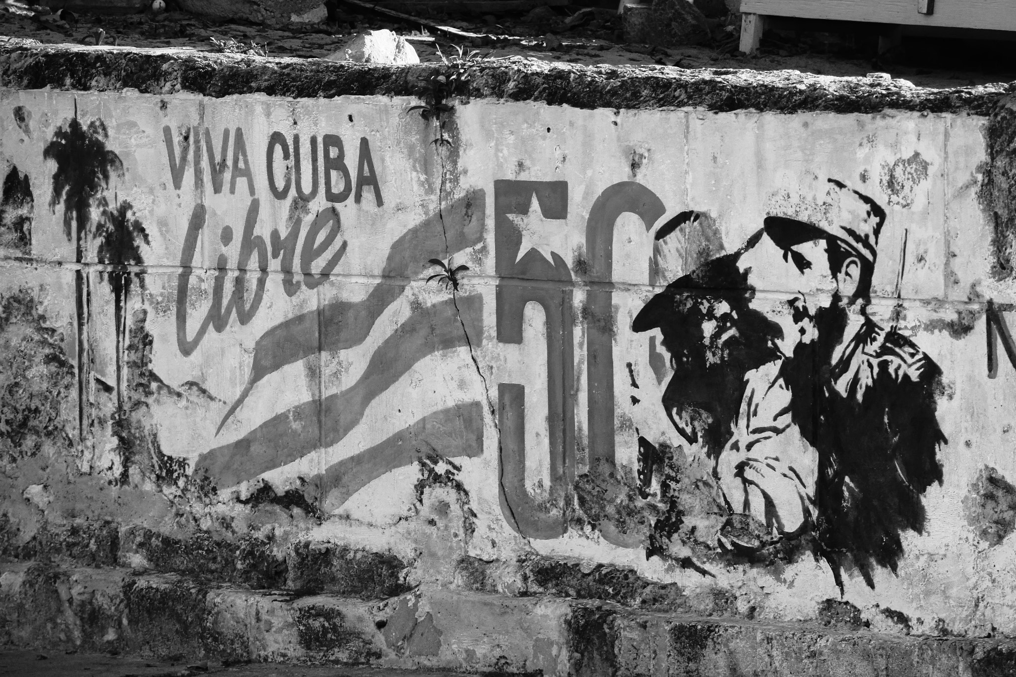 Canon EOS 60D + Tamron 18-270mm F3.5-6.3 Di II VC PZD sample photo. Cuba wall photography
