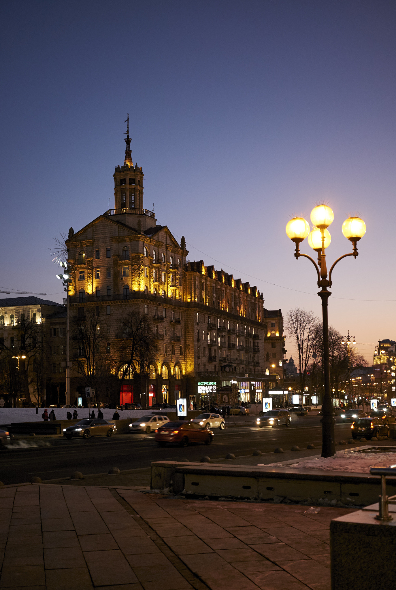 Fujifilm X-M1 + Fujifilm XF 27mm F2.8 sample photo. Dusk in city photography