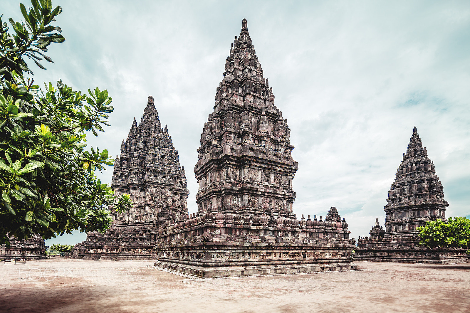 Canon TS-E 17mm F4L Tilt-Shift sample photo. Prambanan temple i photography