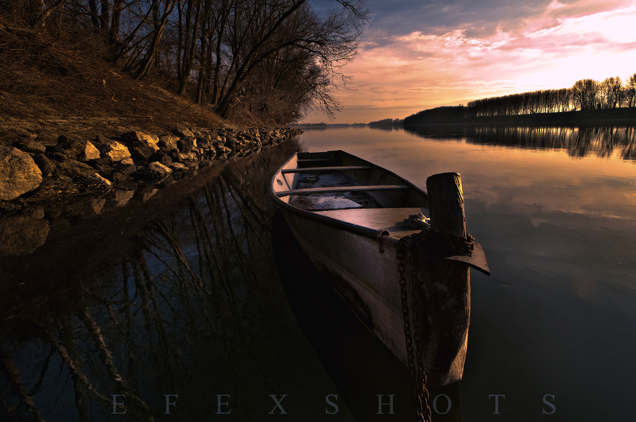 Nikon D300 sample photo. Boat in the po (italy) photography
