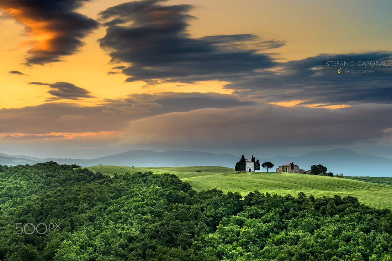 Olympus OM-D E-M5 II + Olympus M.Zuiko Digital ED 40-150mm F2.8 Pro sample photo. Val d'orcia, tuscany photography