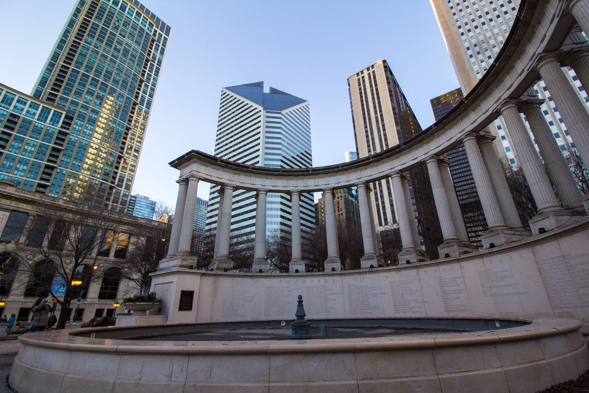 Canon EOS 600D (Rebel EOS T3i / EOS Kiss X5) sample photo. Millennium park coliseum photography
