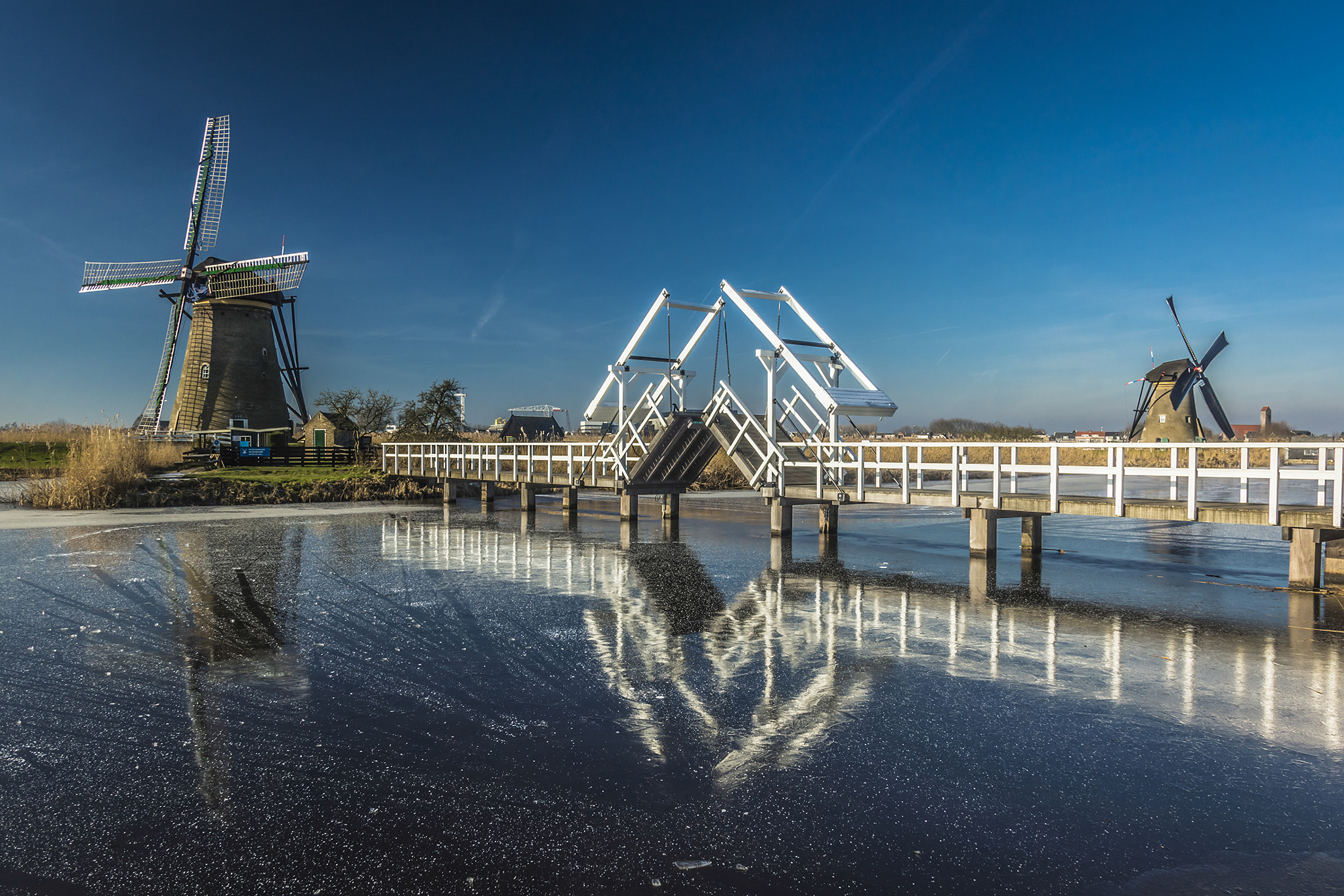 Sony SLT-A65 (SLT-A65V) + 17-50mm F2.8 sample photo. Kinderdijk reflections photography