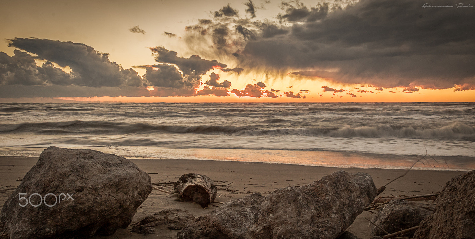 Canon EOS 750D (EOS Rebel T6i / EOS Kiss X8i) sample photo. Stormy sea photography
