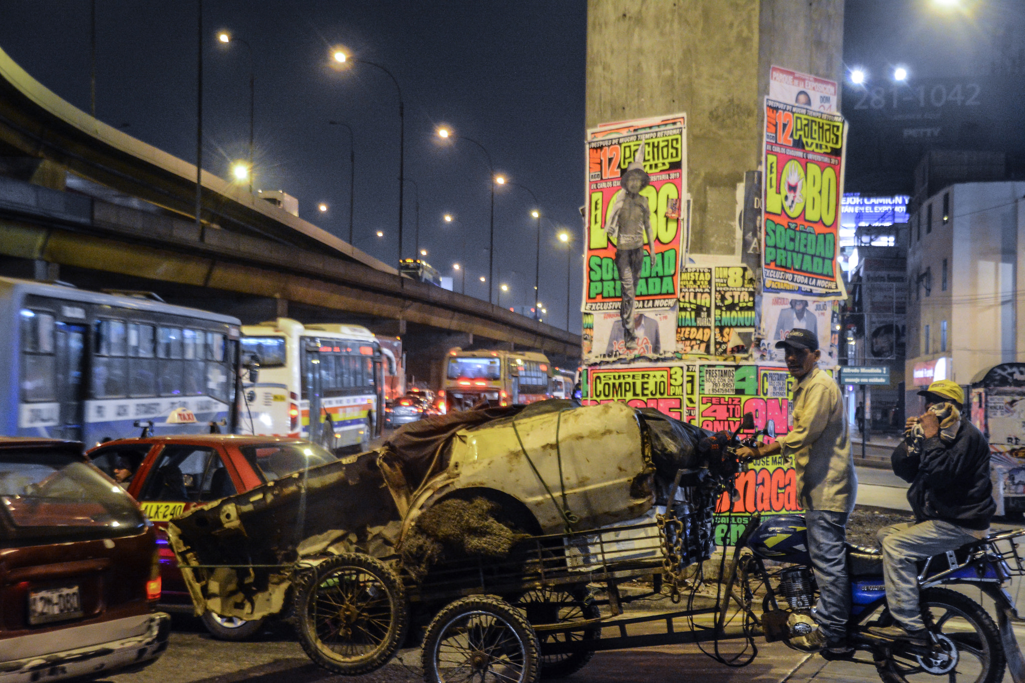 Nikon D7100 + Sigma 18-200mm F3.5-6.3 DC sample photo. Triciclo peru photography