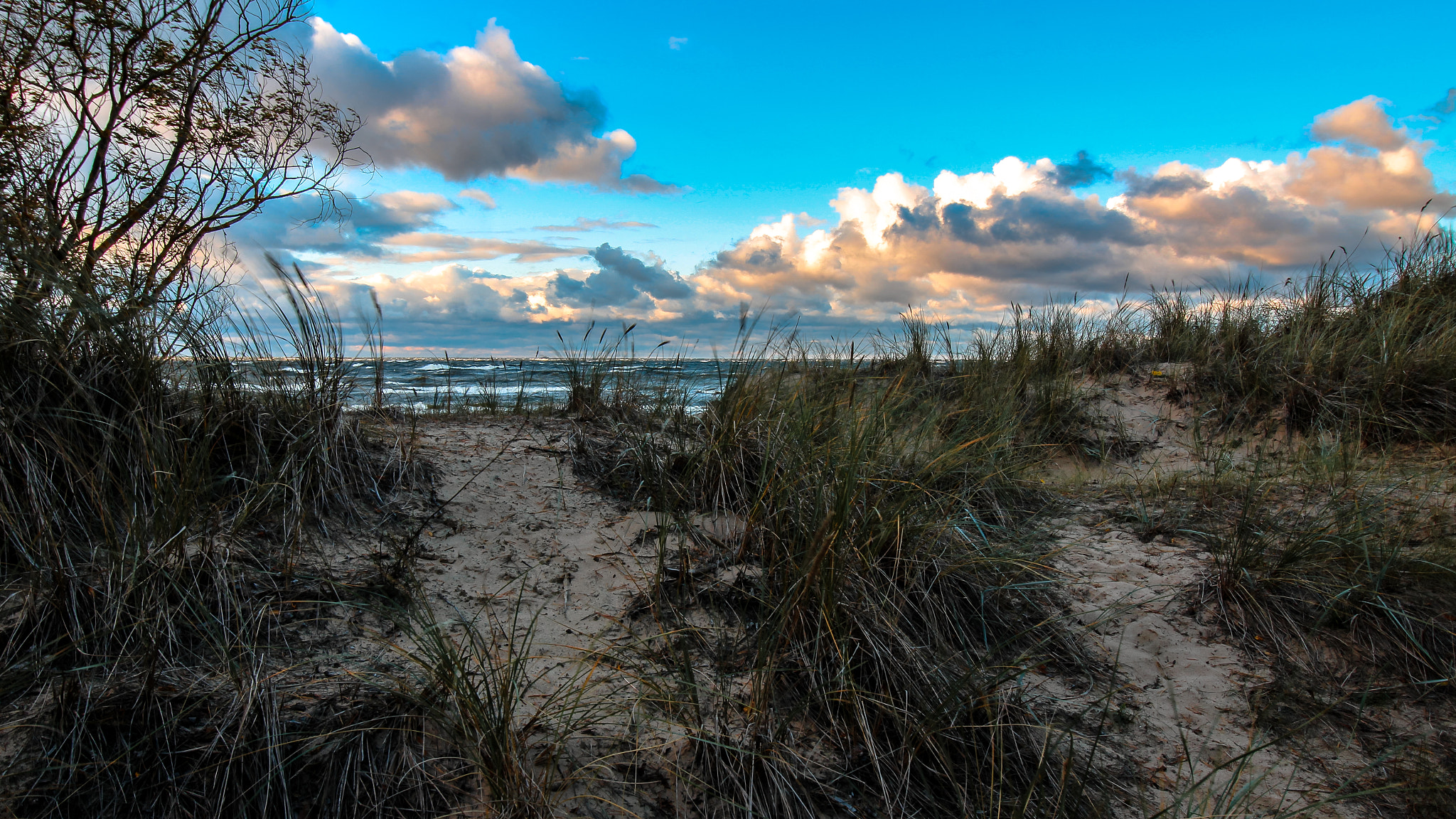 Canon EOS 100D (EOS Rebel SL1 / EOS Kiss X7) sample photo. Land meets sea photography