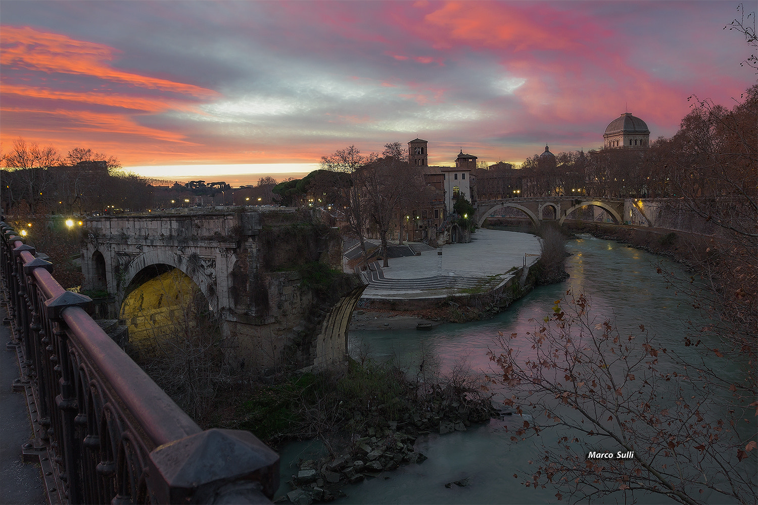 Canon EOS 1200D (EOS Rebel T5 / EOS Kiss X70 / EOS Hi) + Canon EF 17-40mm F4L USM sample photo. Isola tiberina photography