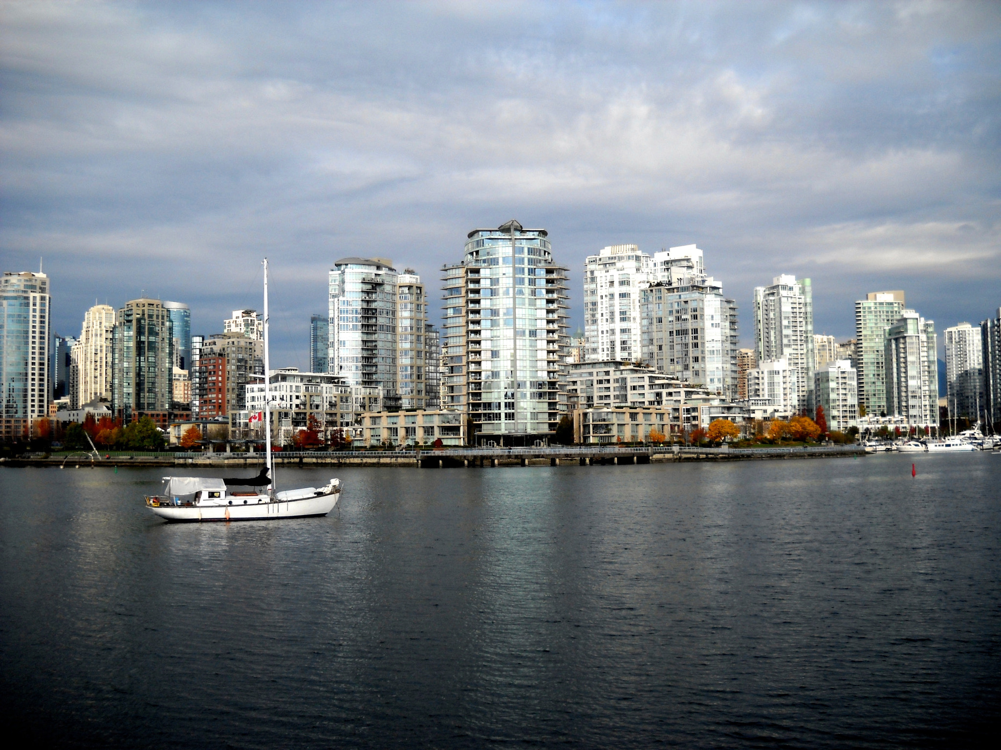 Nikon Coolpix L20 sample photo. Vancouver skyline photography