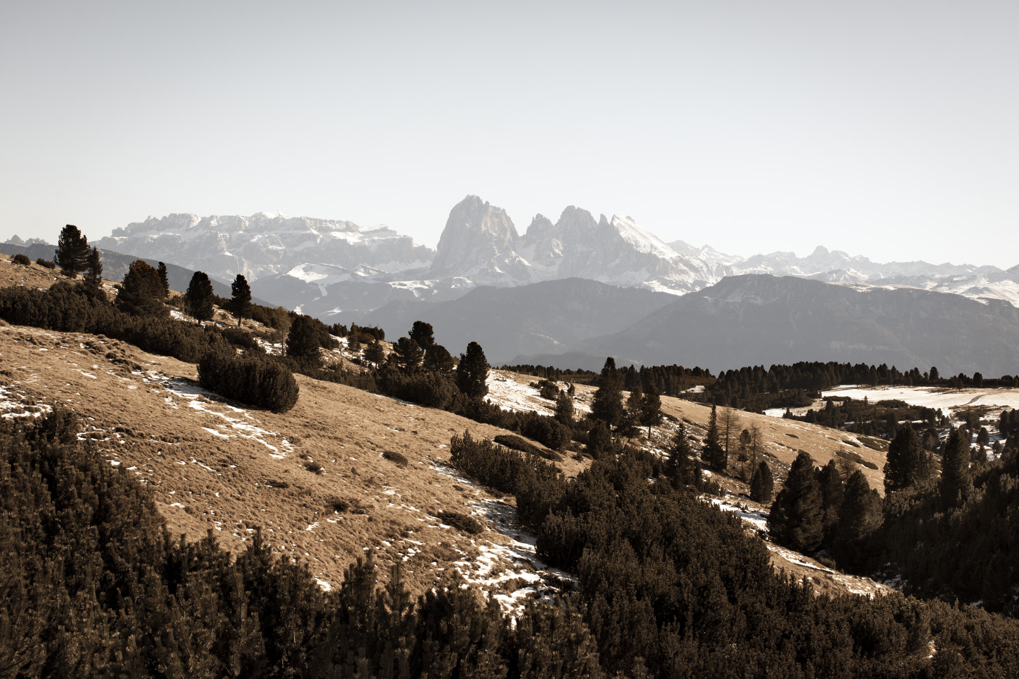 Minolta/Sony AF 70-200mm F2.8 G sample photo. Saslonch, far away photography