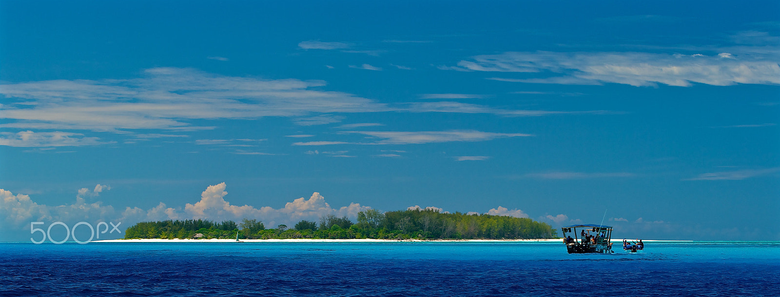 Pentax smc DA* 50-135mm F2.8 ED (IF) SDM sample photo. Paradise island photography