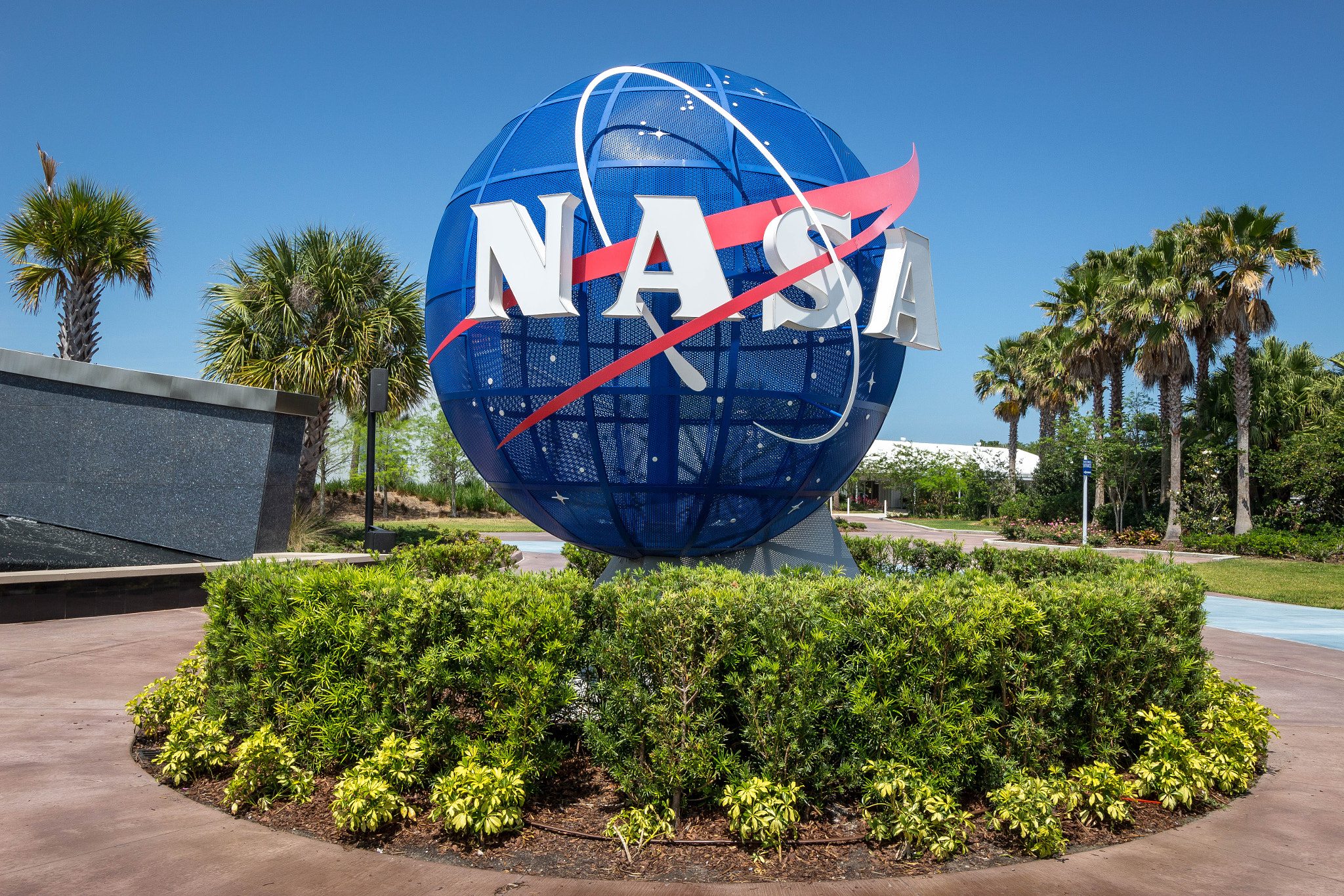 Canon EOS 100D (EOS Rebel SL1 / EOS Kiss X7) sample photo. Kennedy space center photography