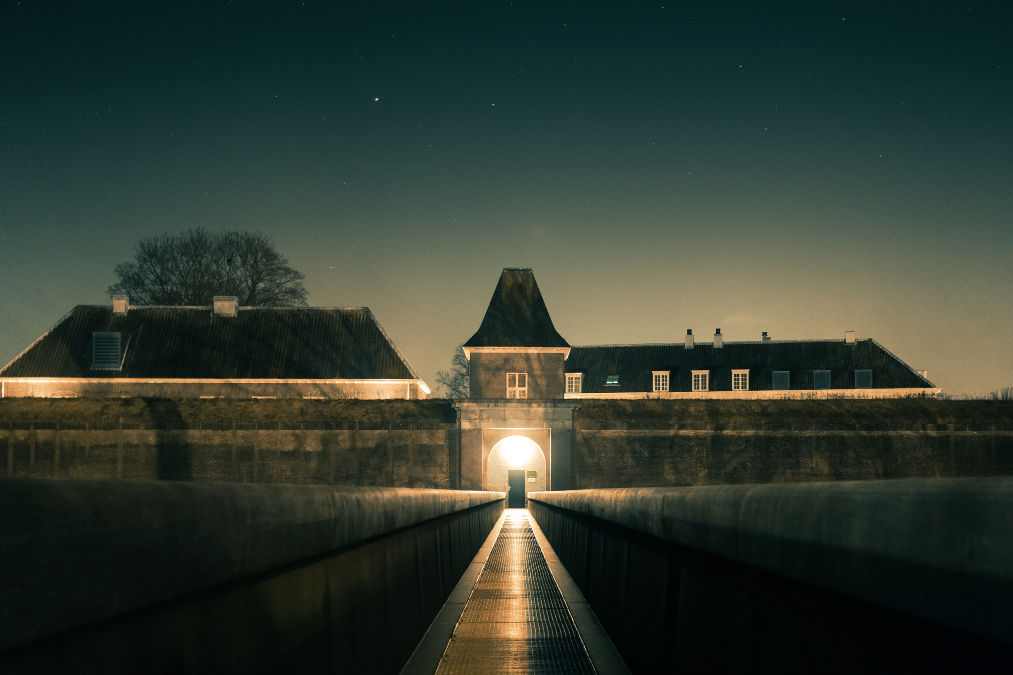 Canon EF-S 24mm F2.8 STM sample photo. Night fort photography