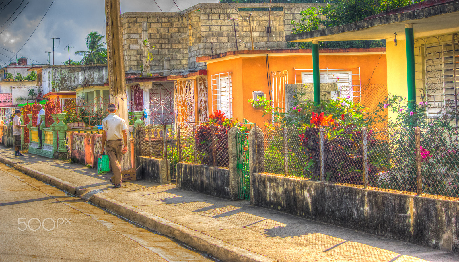 Pentax K-3 II + smc PENTAX-DA L 55-300mm F4-5.8 ED sample photo. Cuban neighborhood photography