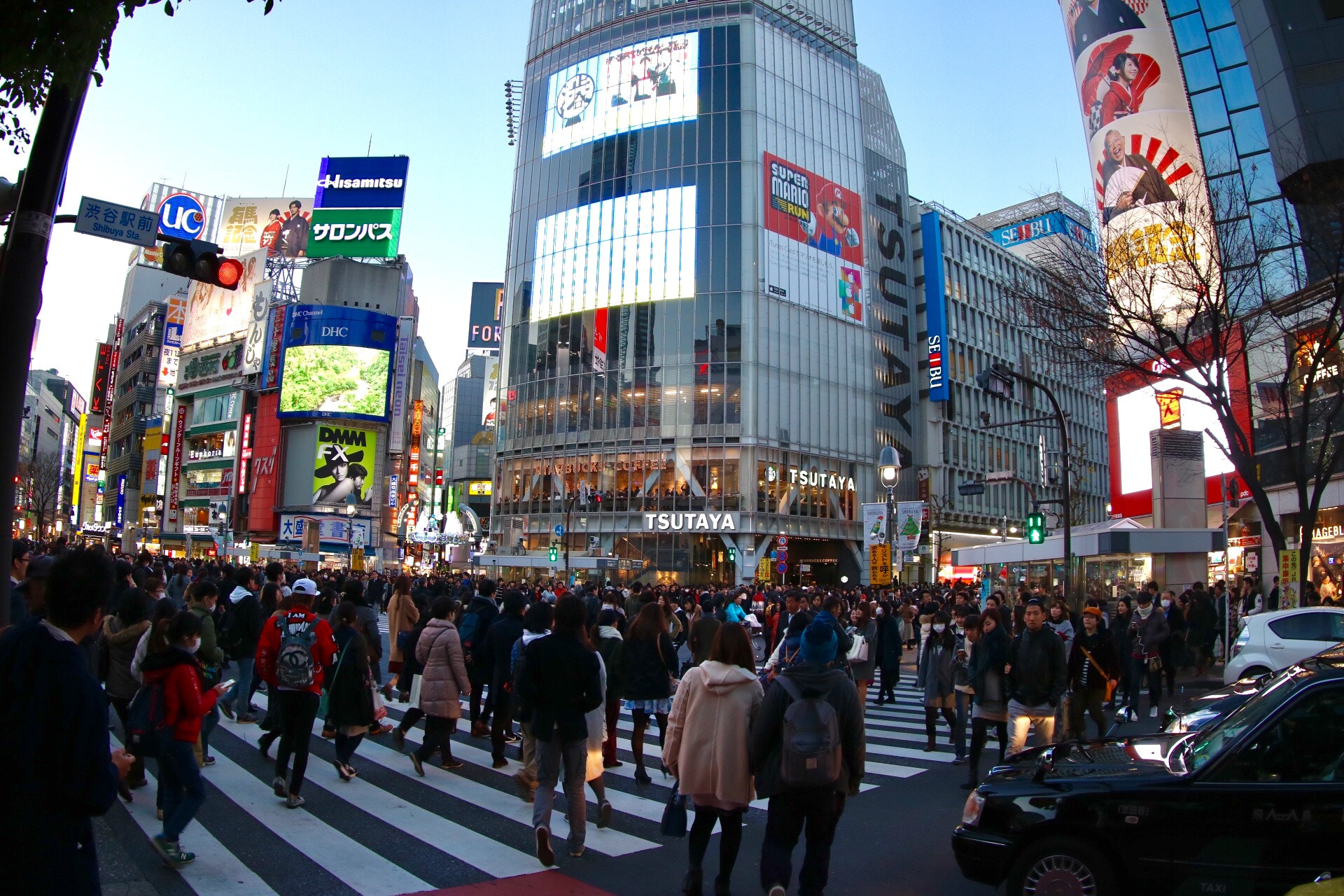 Canon EOS 760D (EOS Rebel T6s / EOS 8000D) + Canon EF 8-15mm F4L Fisheye USM sample photo. Shibuya  photography